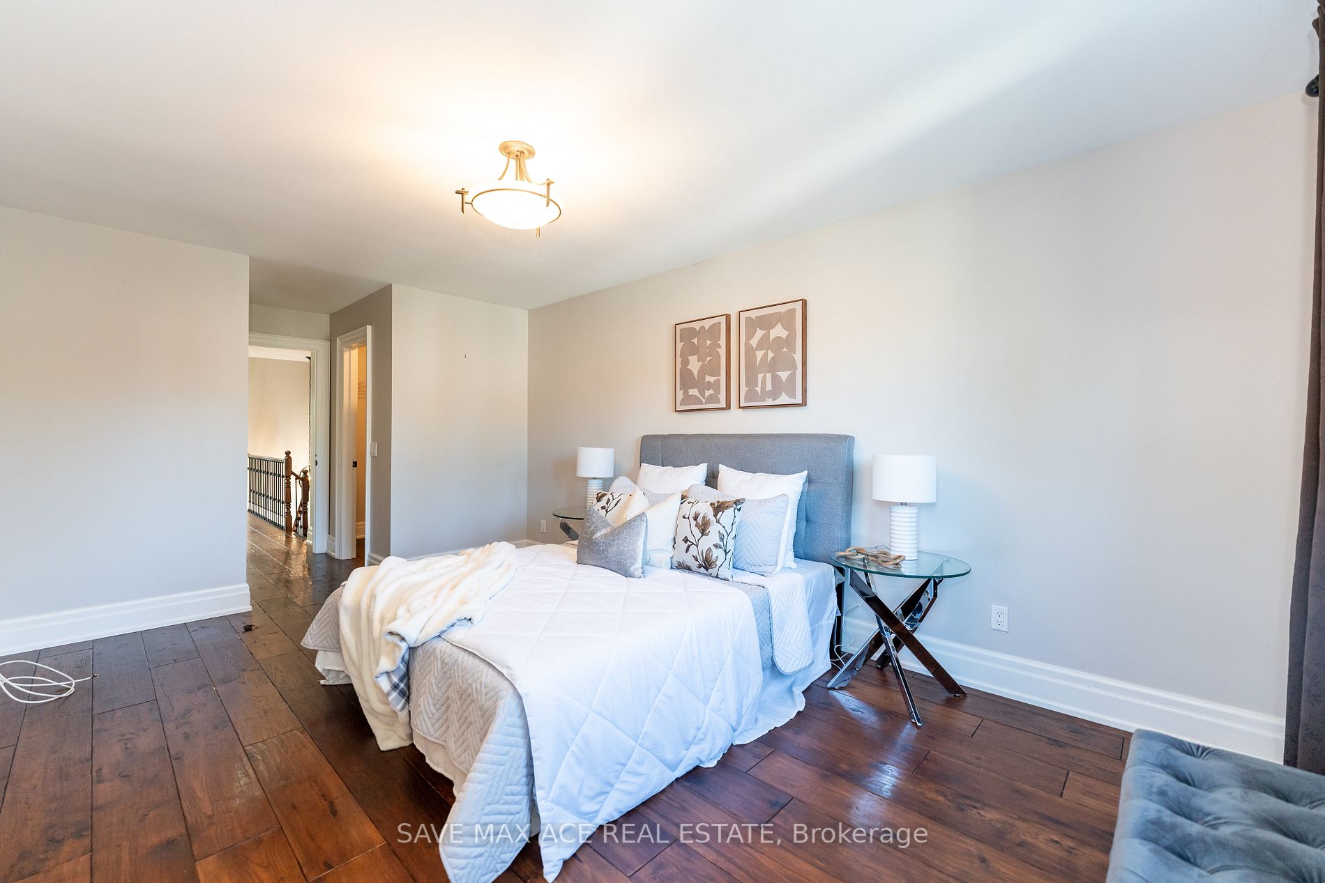 2603 Castle Hill Cres
