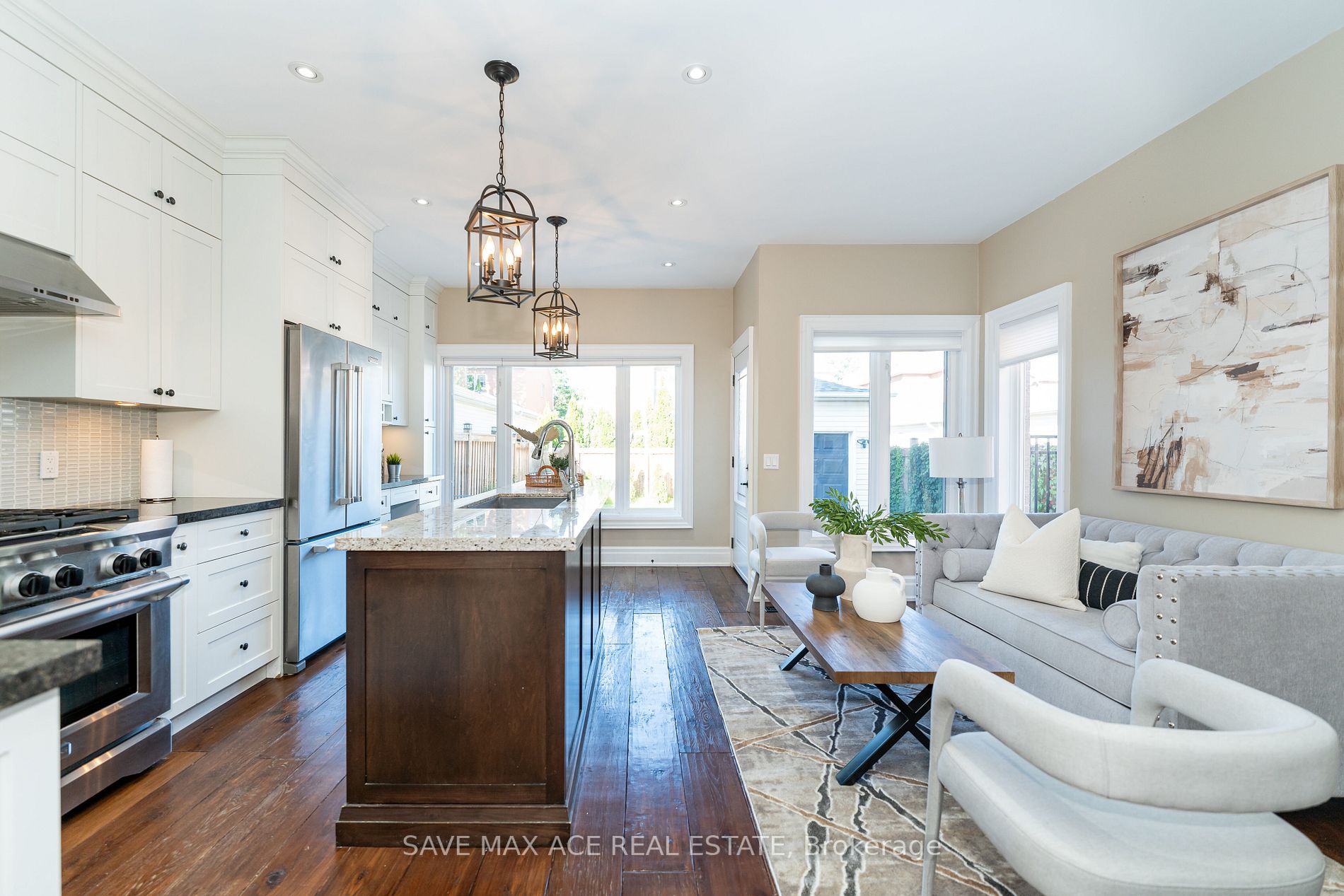 2603 Castle Hill Cres