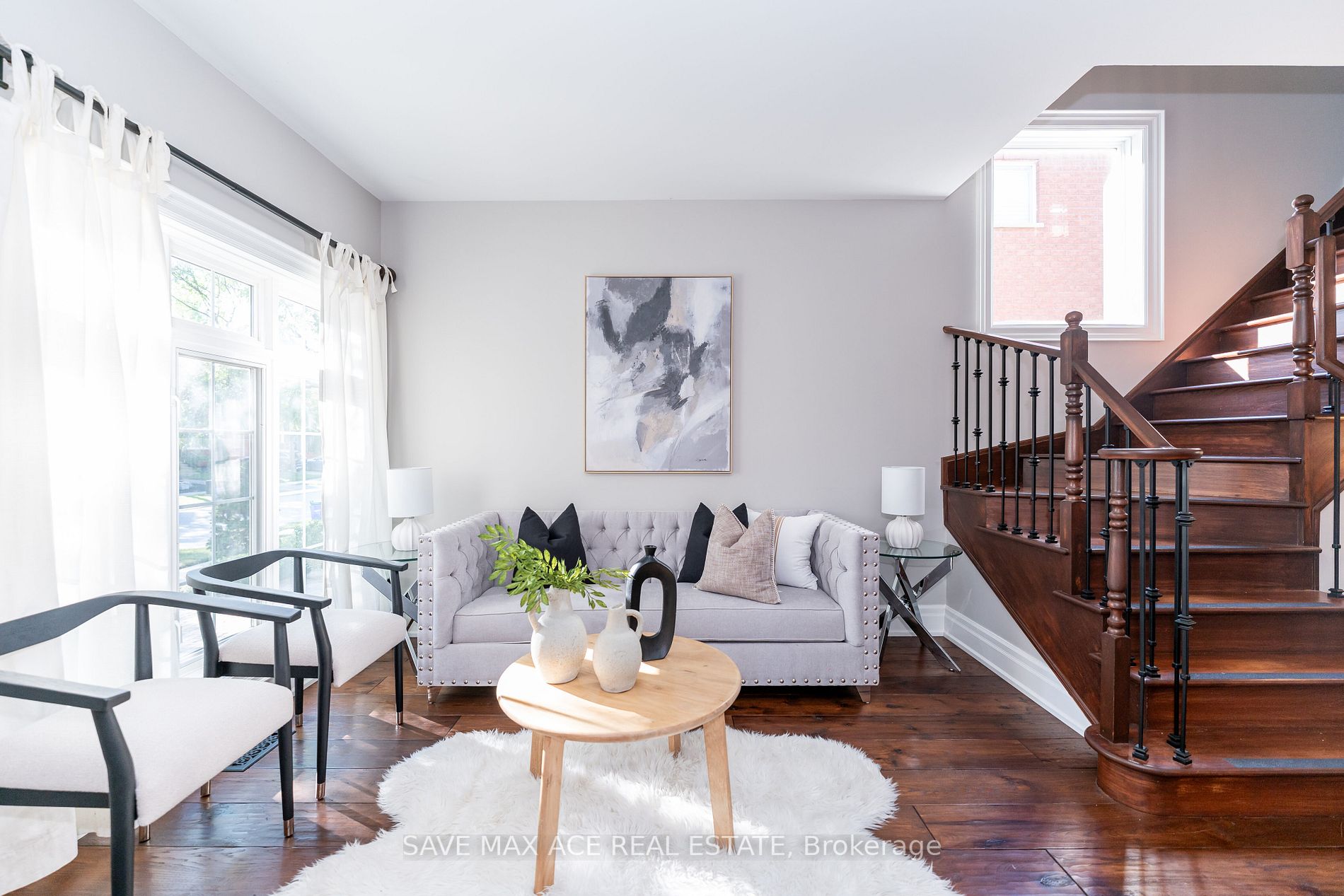 2603 Castle Hill Cres