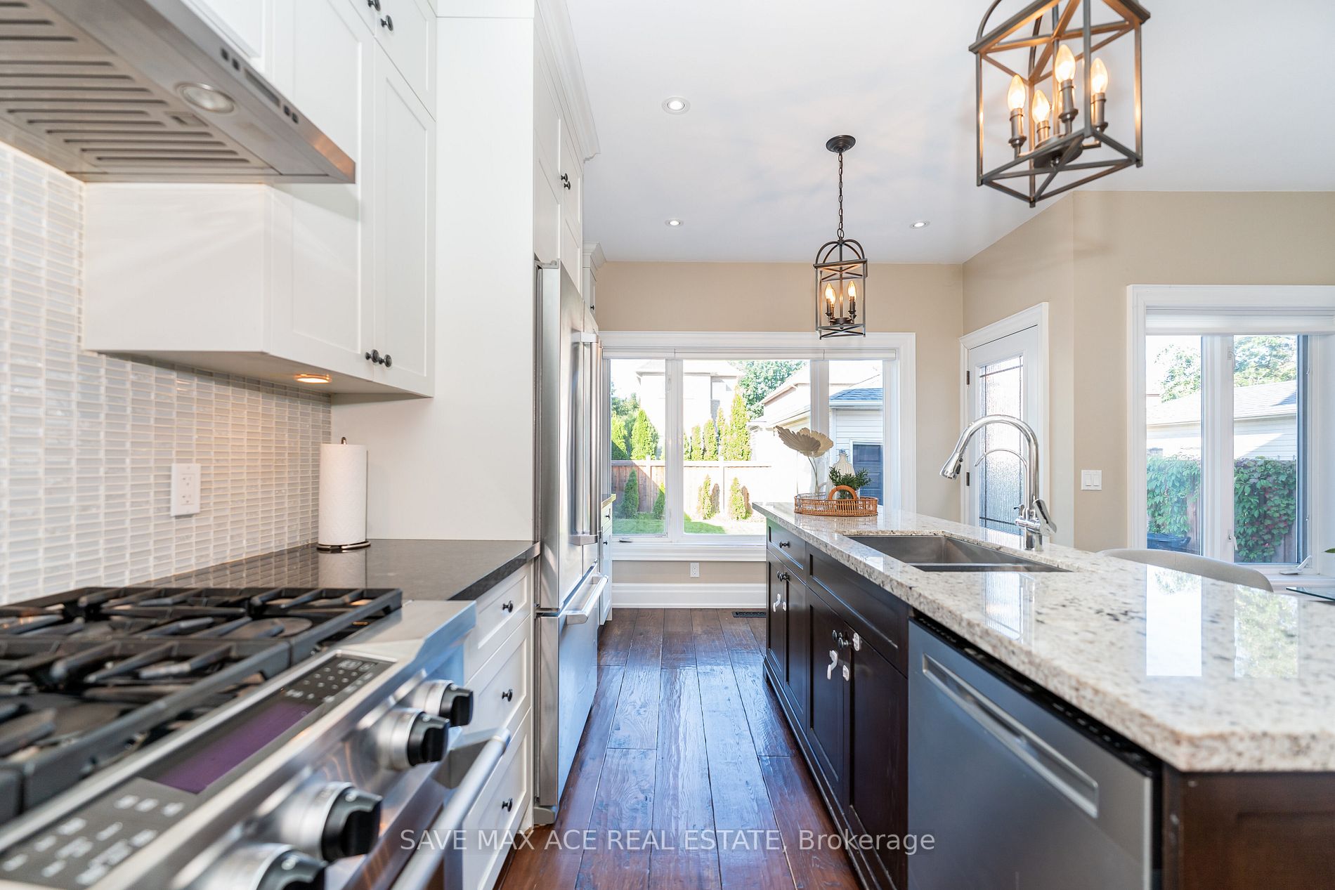 2603 Castle Hill Cres