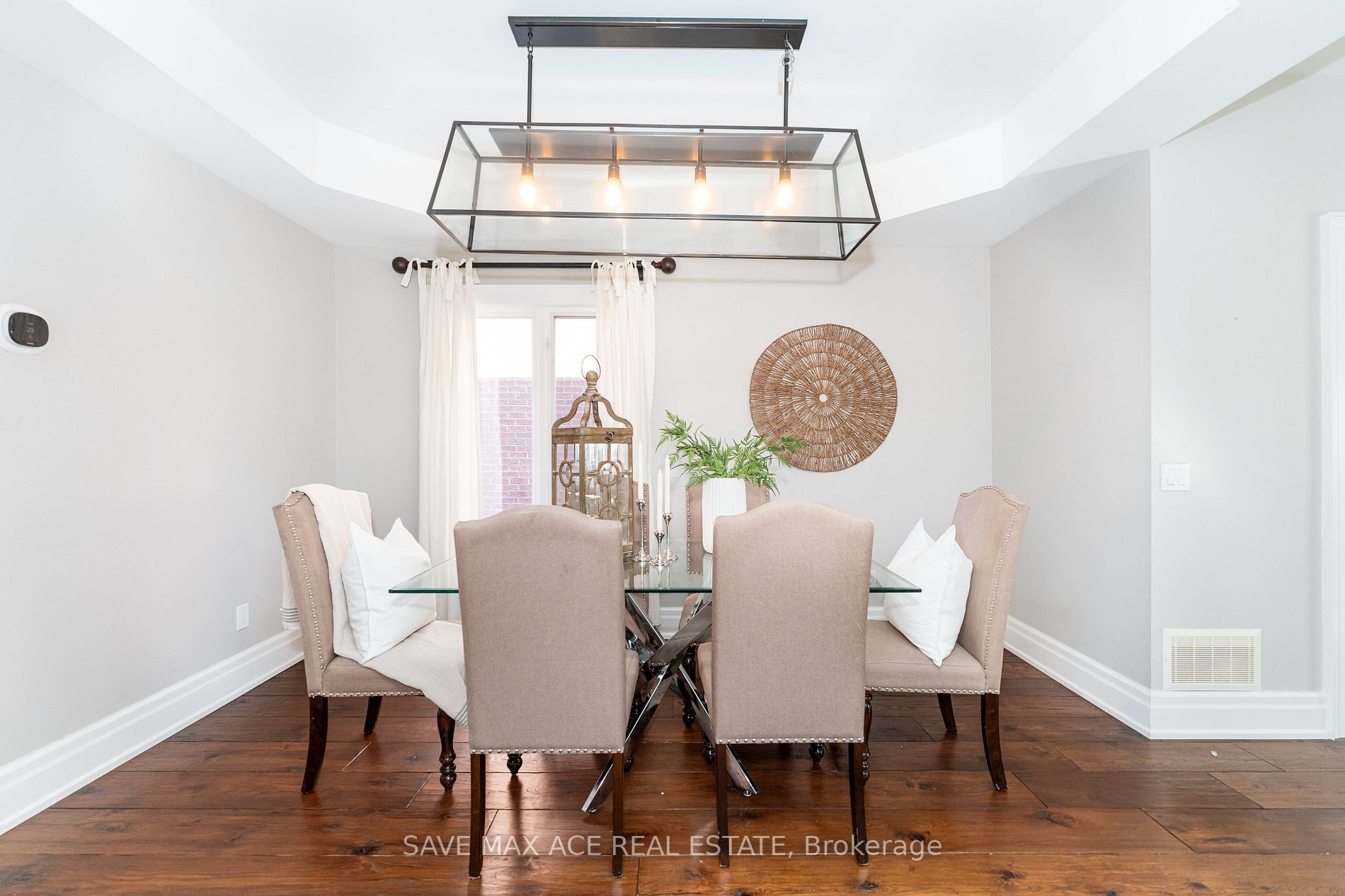2603 Castle Hill Cres