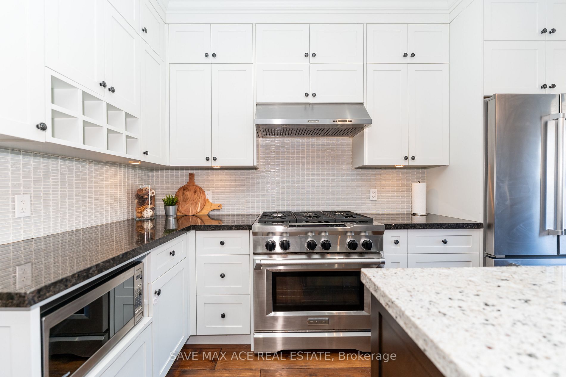 2603 Castle Hill Cres