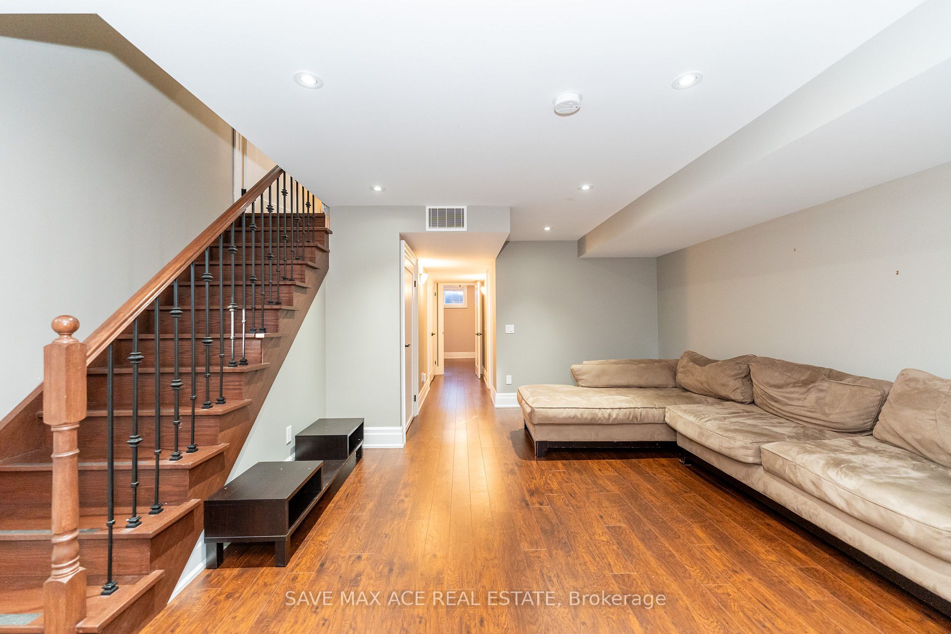 2603 Castle Hill Cres