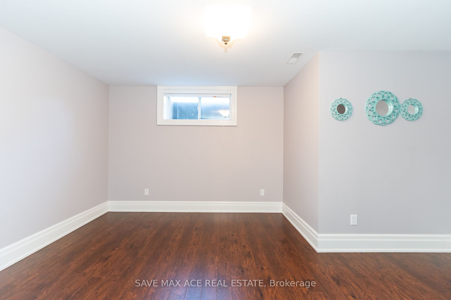 2603 Castle Hill Cres