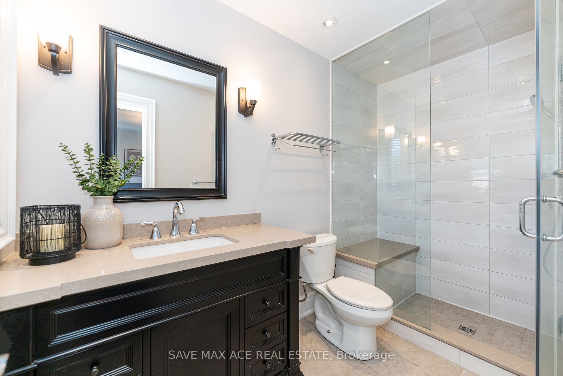 2603 Castle Hill Cres