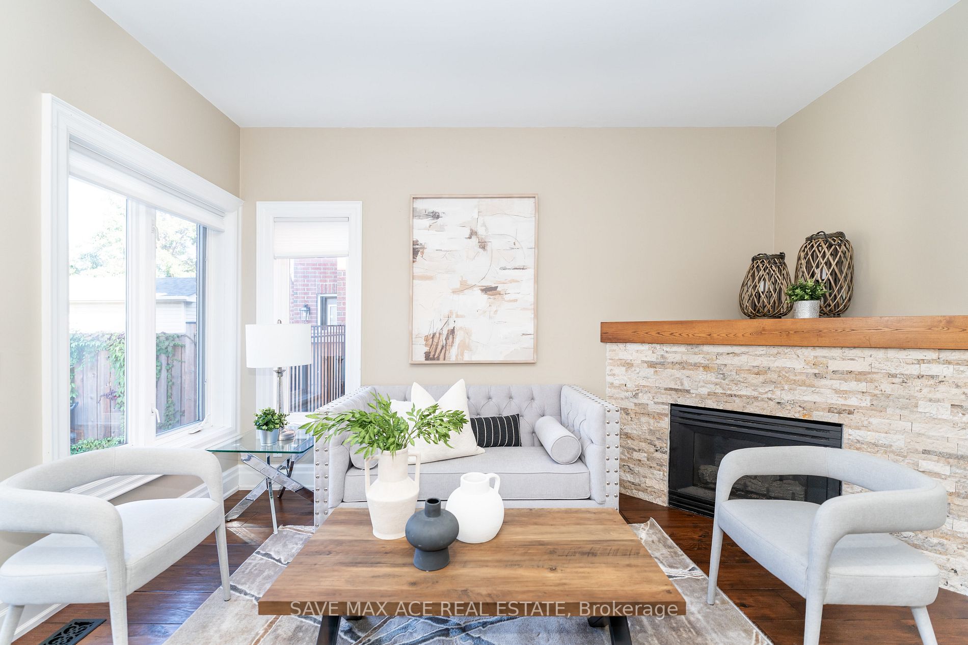 2603 Castle Hill Cres
