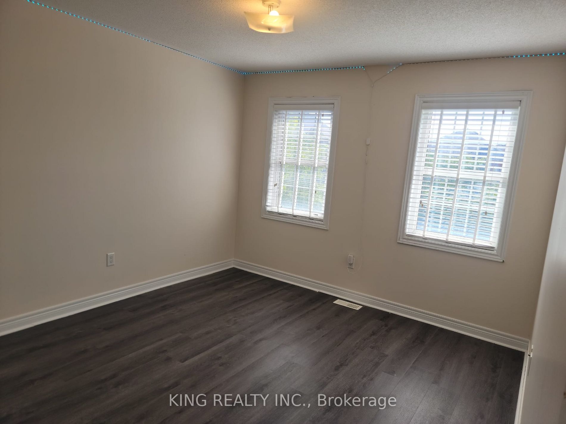 253 Giddings Crescent