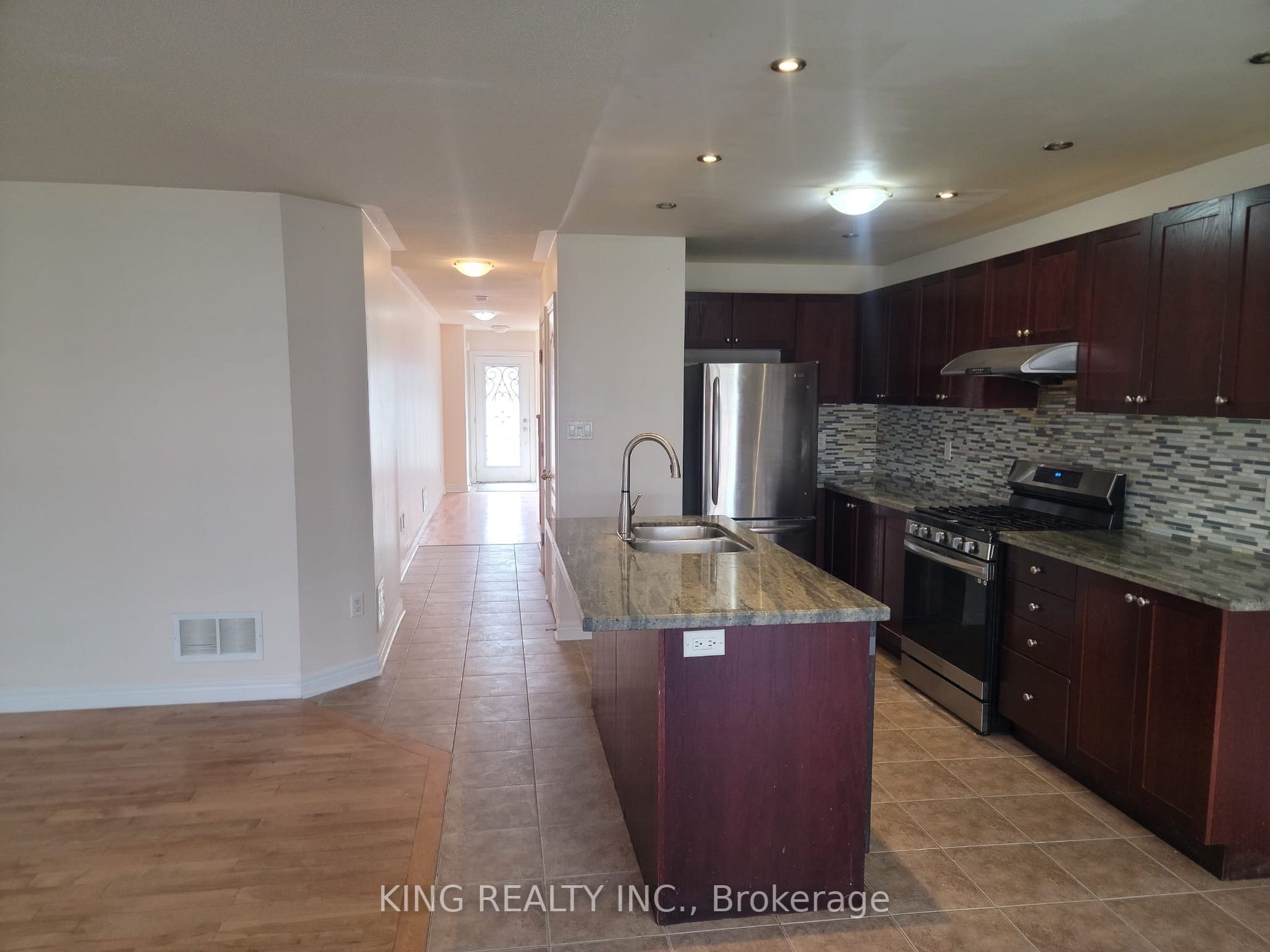 253 Giddings Crescent