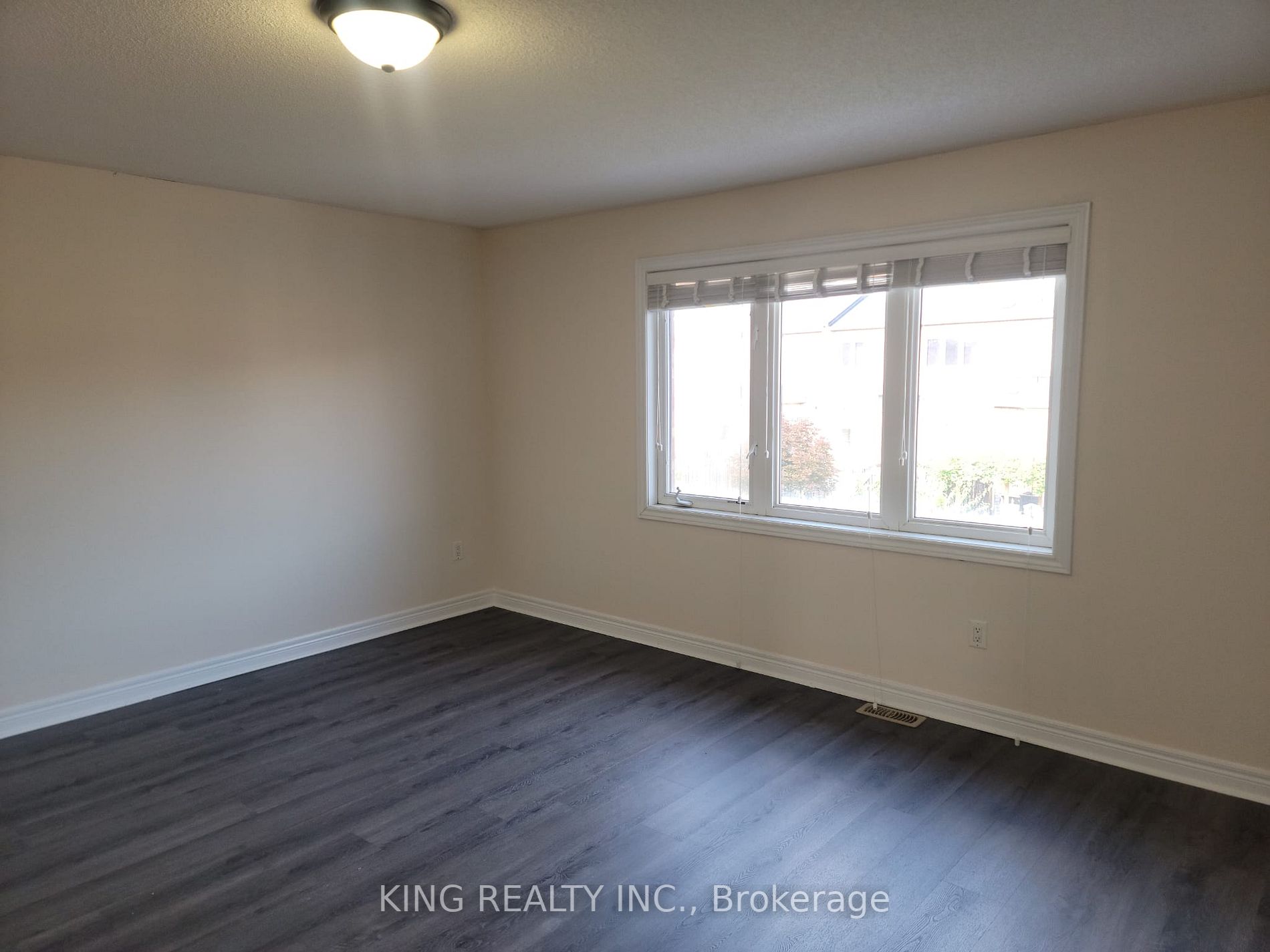 253 Giddings Crescent