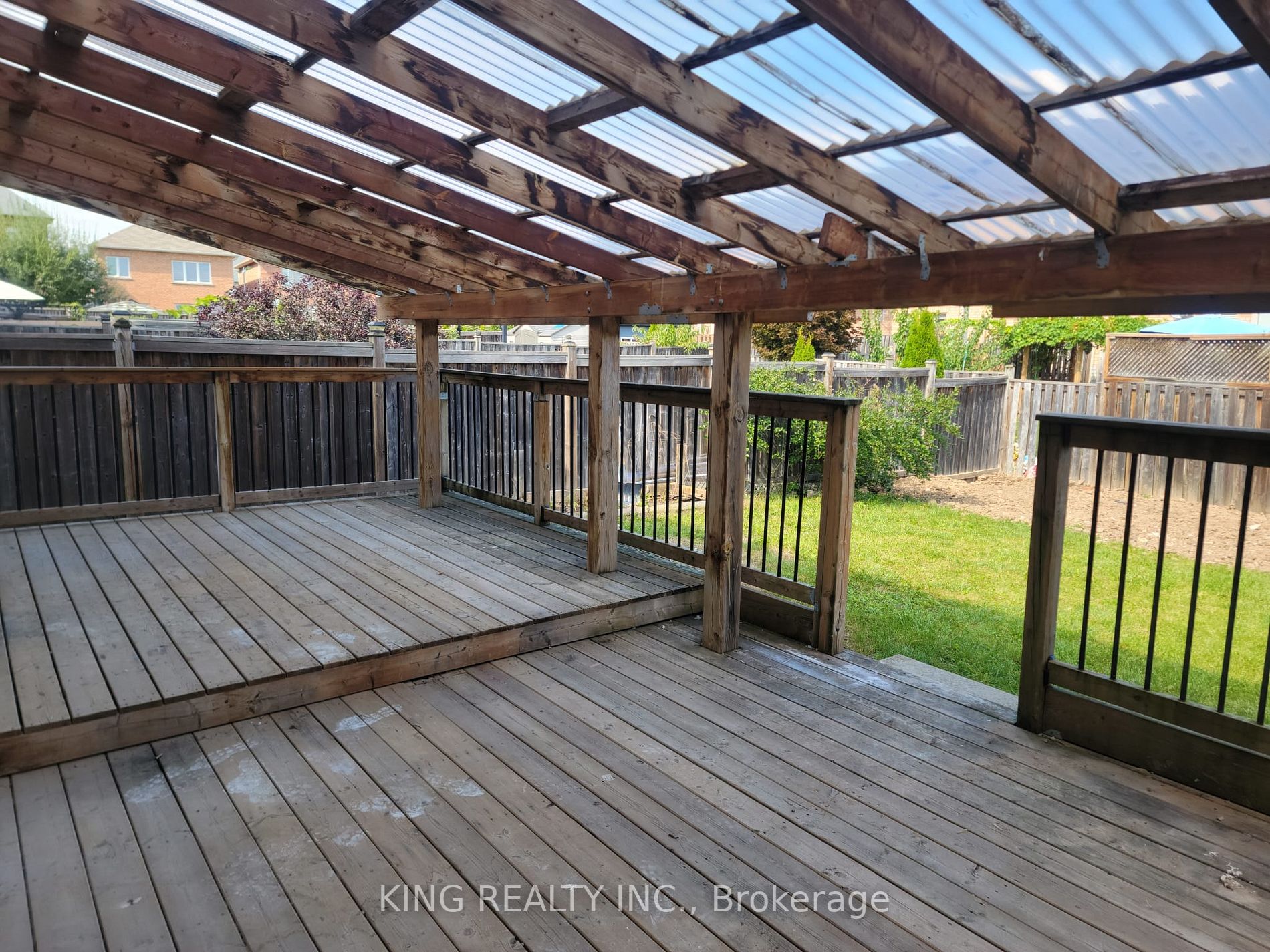 253 Giddings Crescent