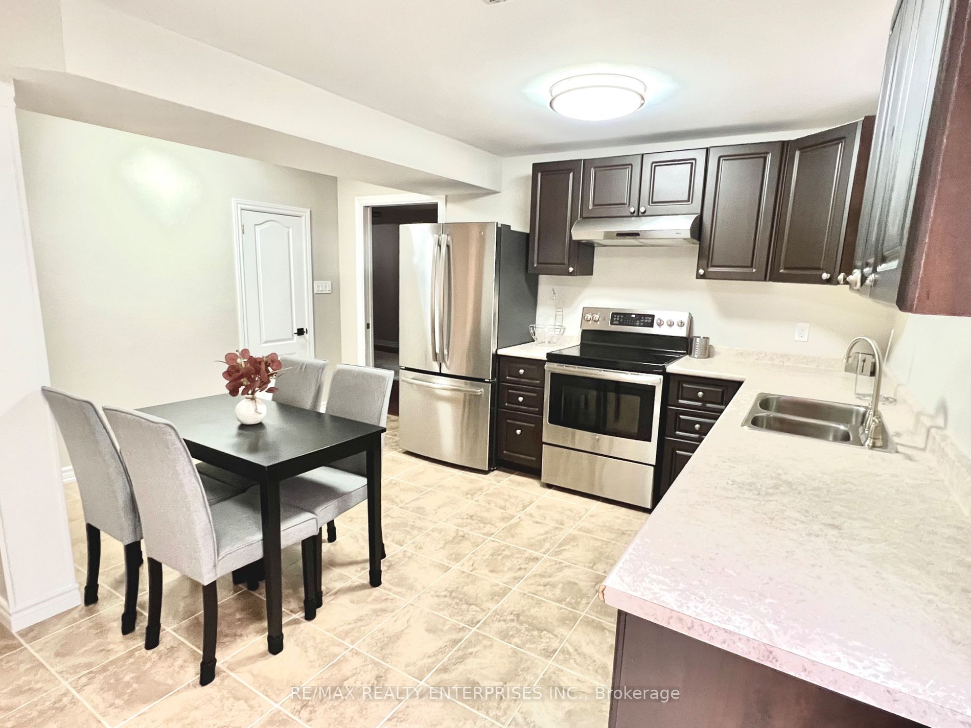 39 Terrastone Crt
