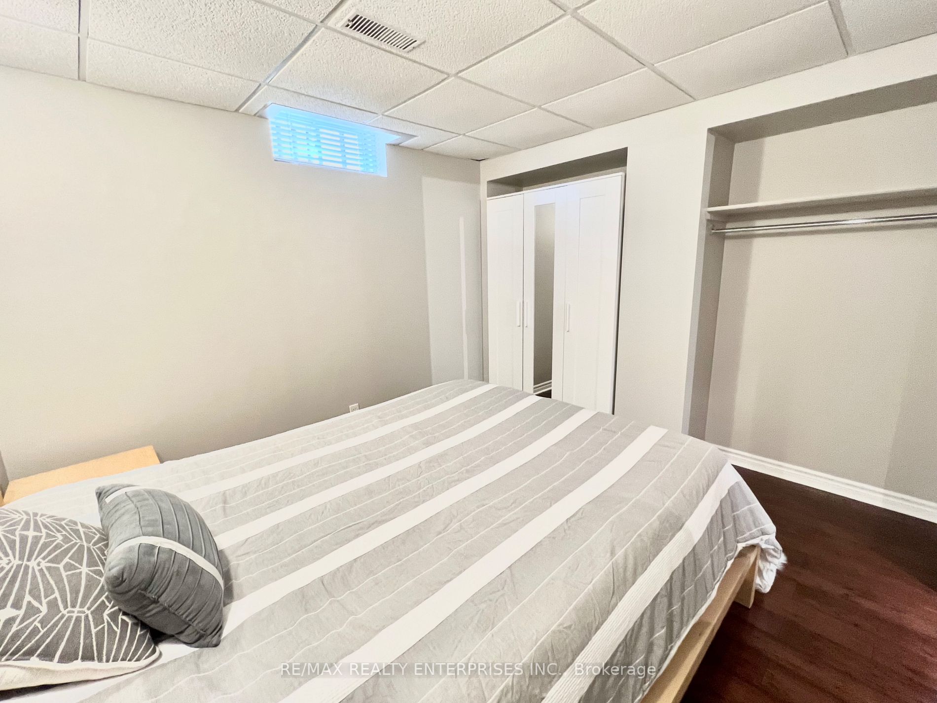 39 Terrastone Court, #Lower