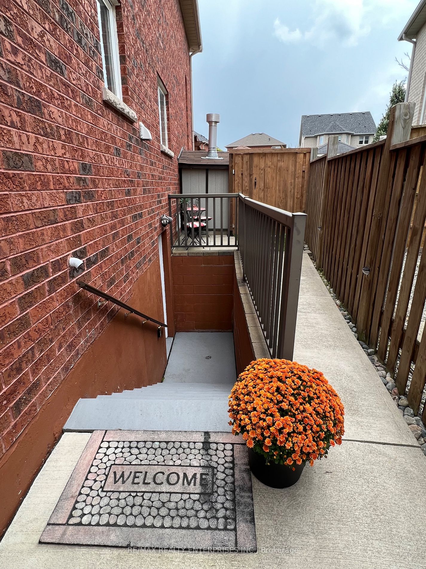 39 Terrastone Court, #Lower