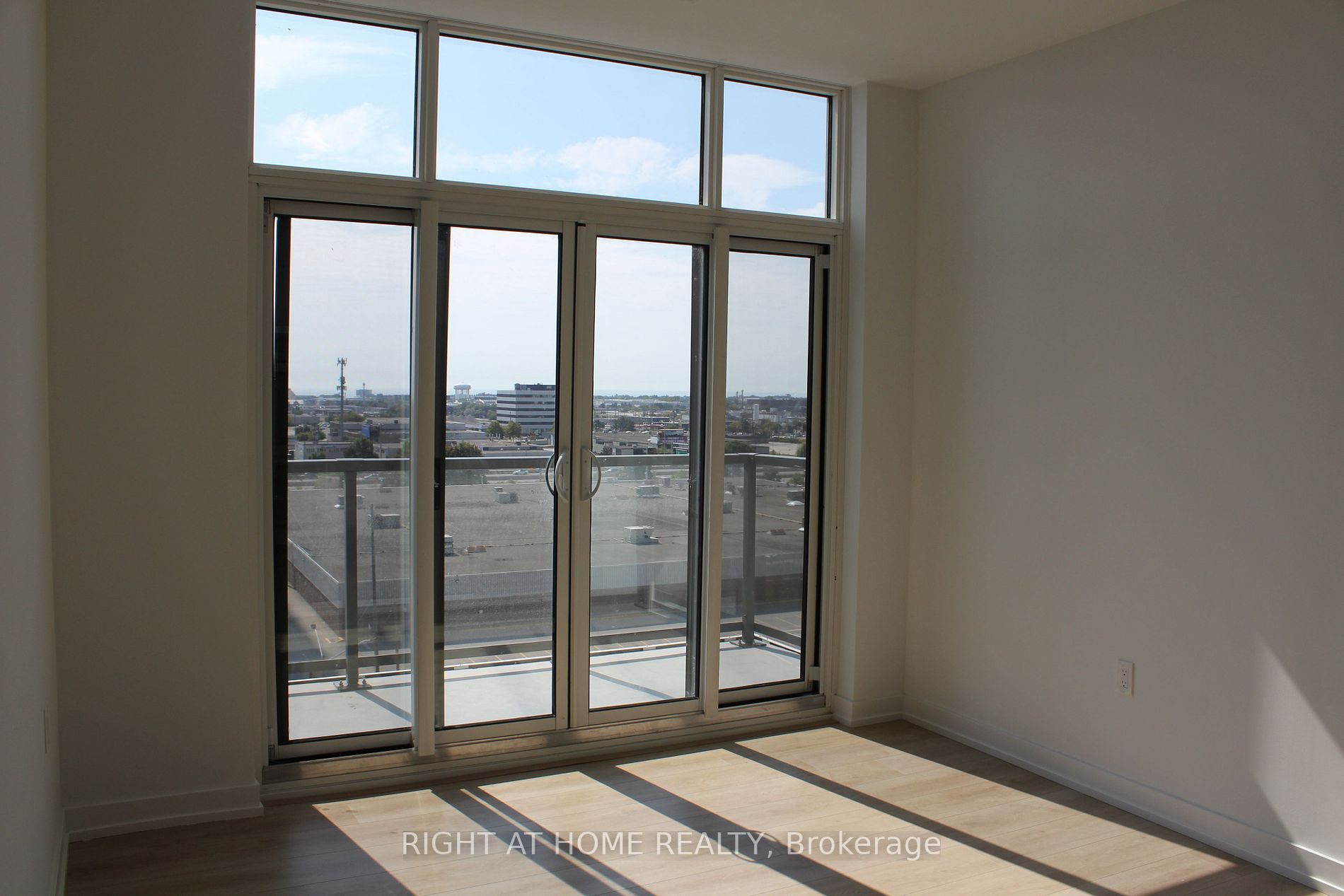 1195 The Queensway Ave, #810