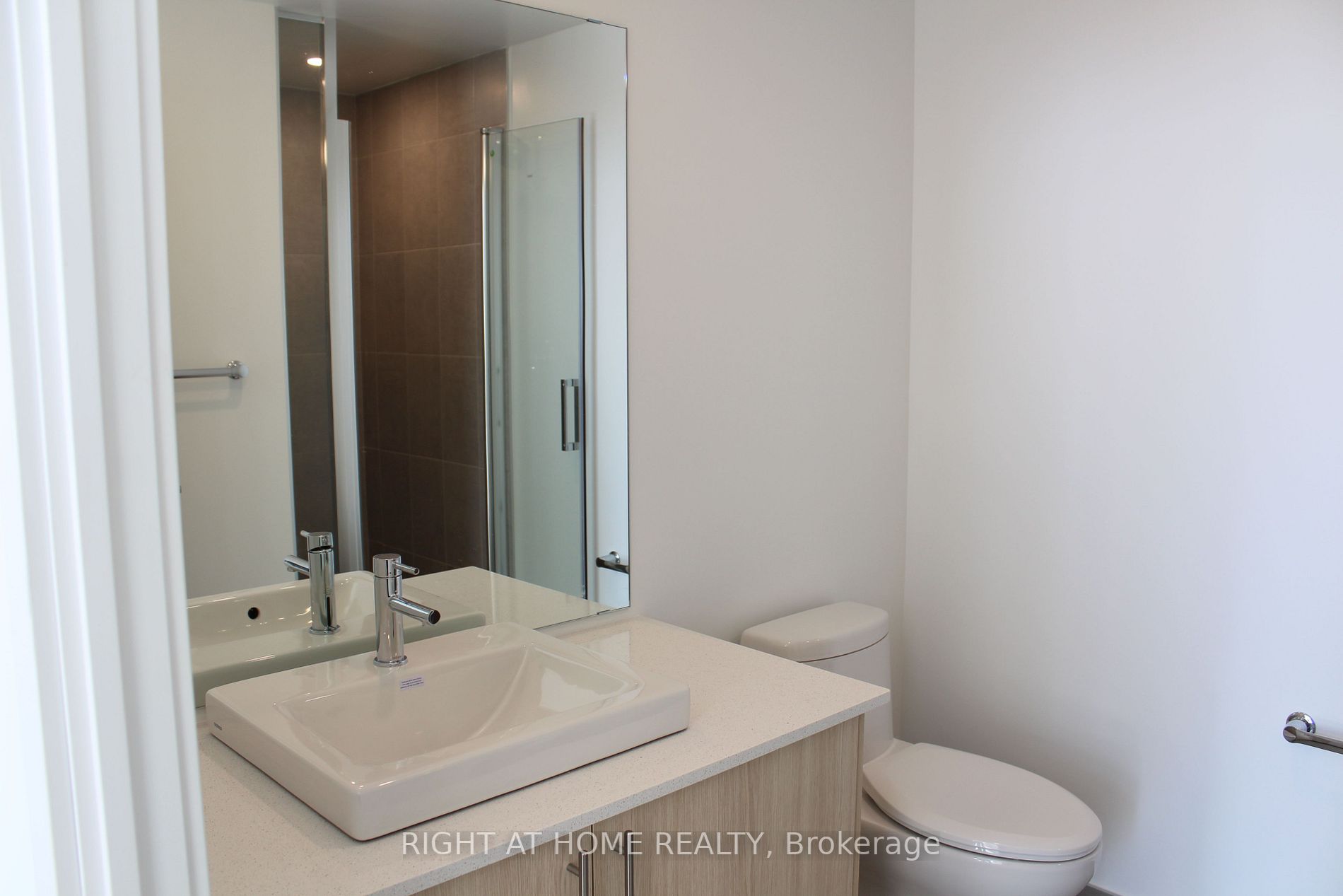 1195 The Queensway Ave, #810