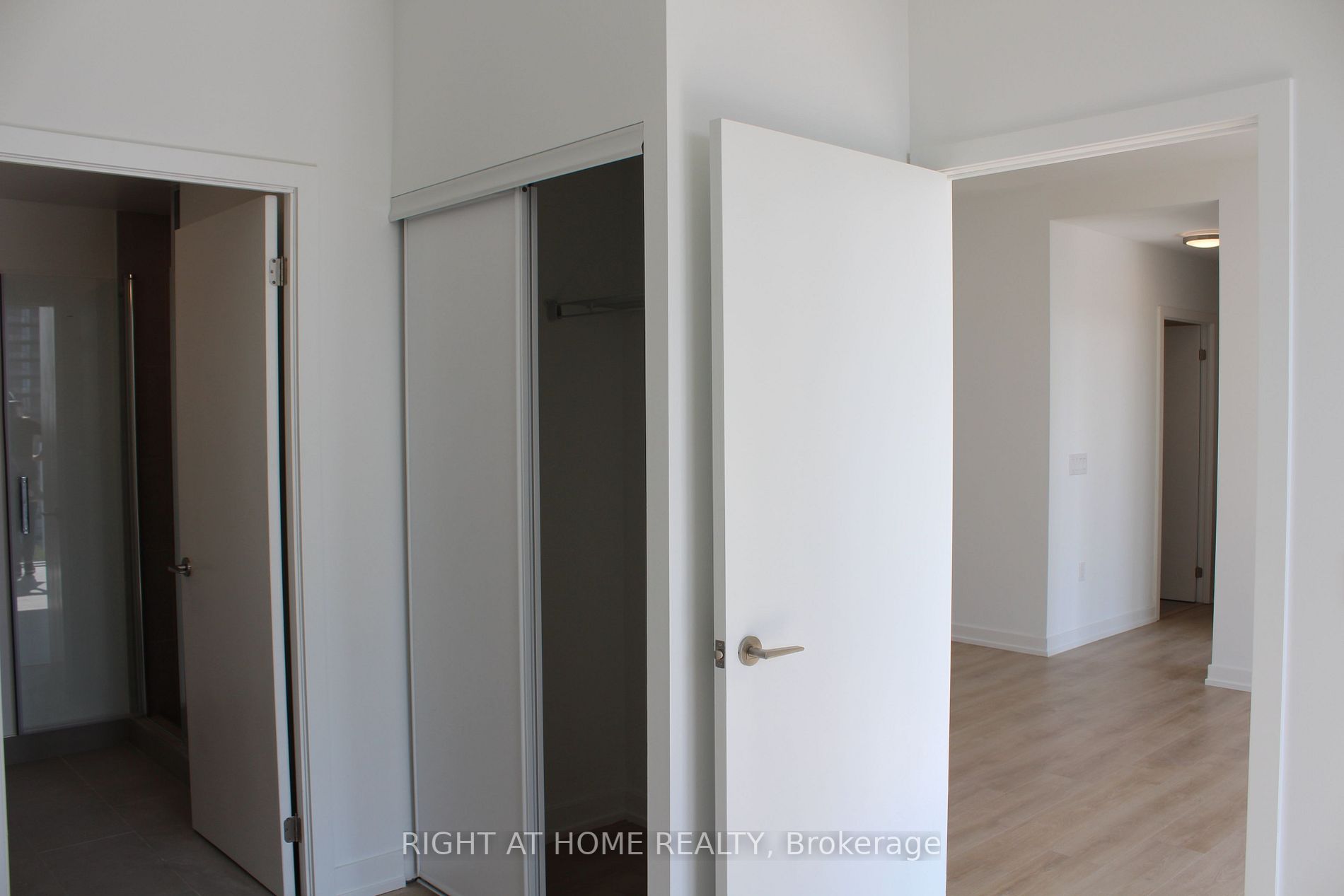 1195 The Queensway Ave, #810