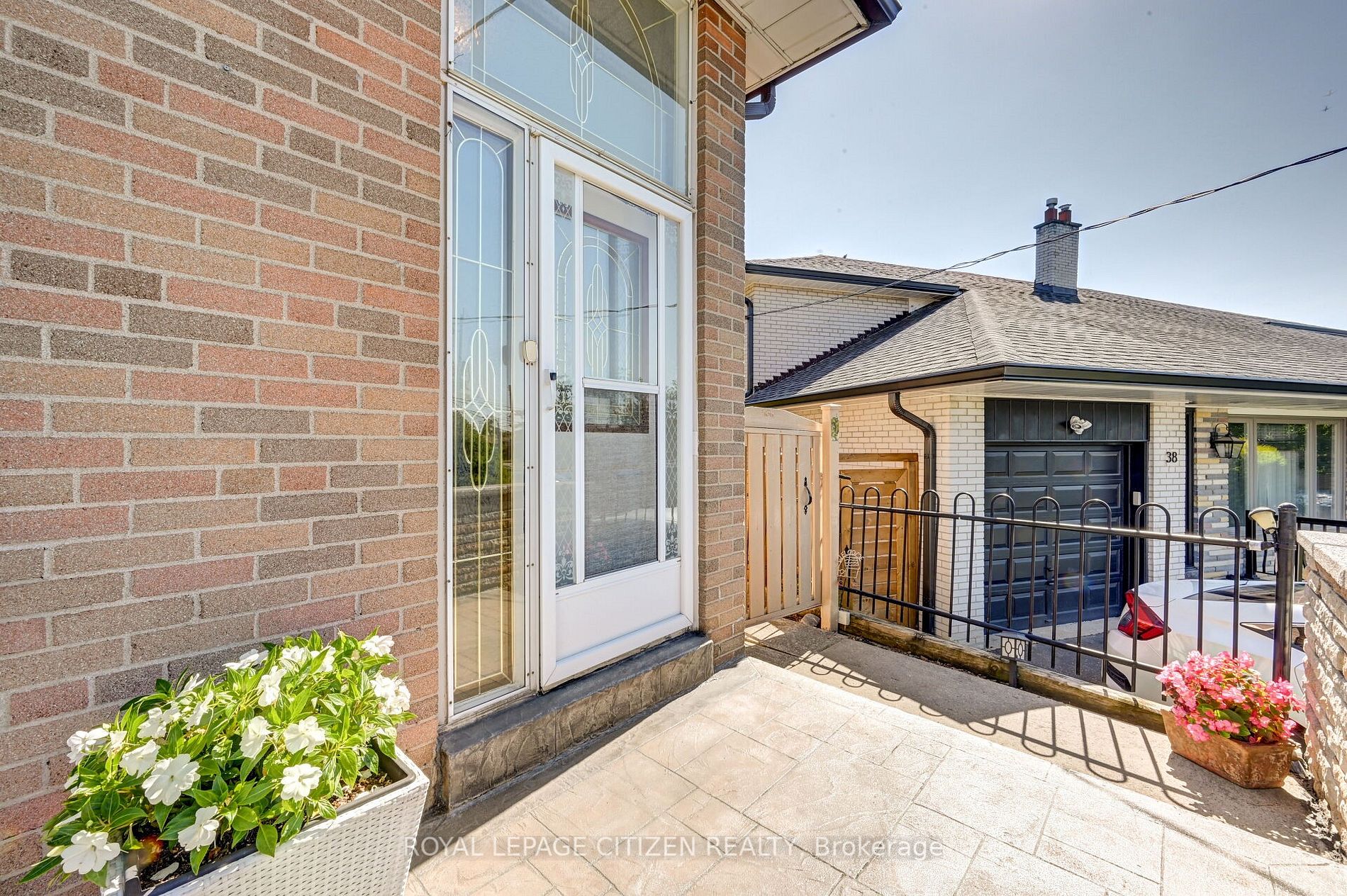 36 Orchardcroft Cres N