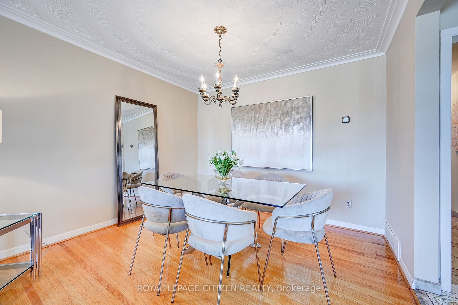 36 Orchardcroft Cres N