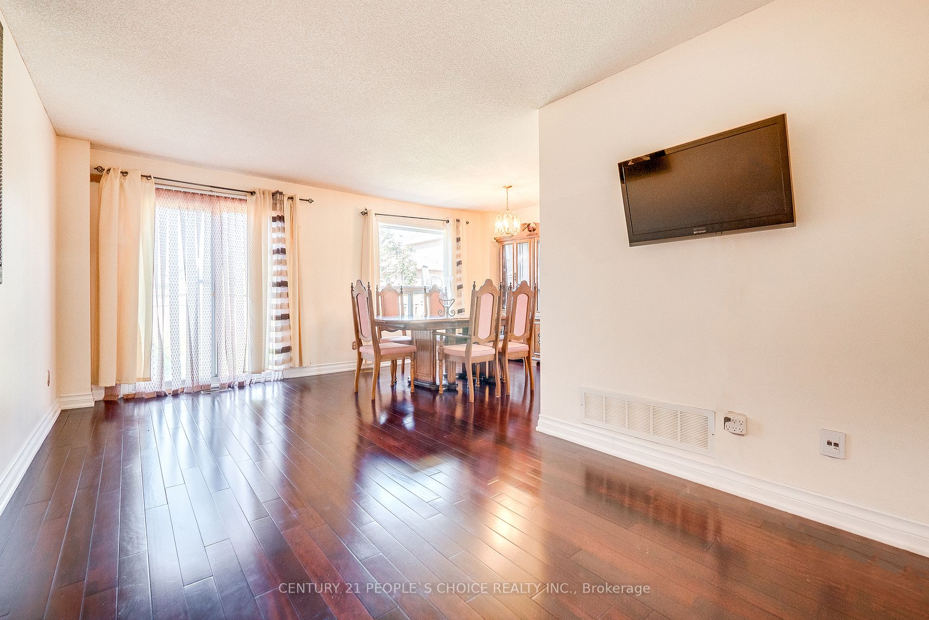 160 Toba Crescent