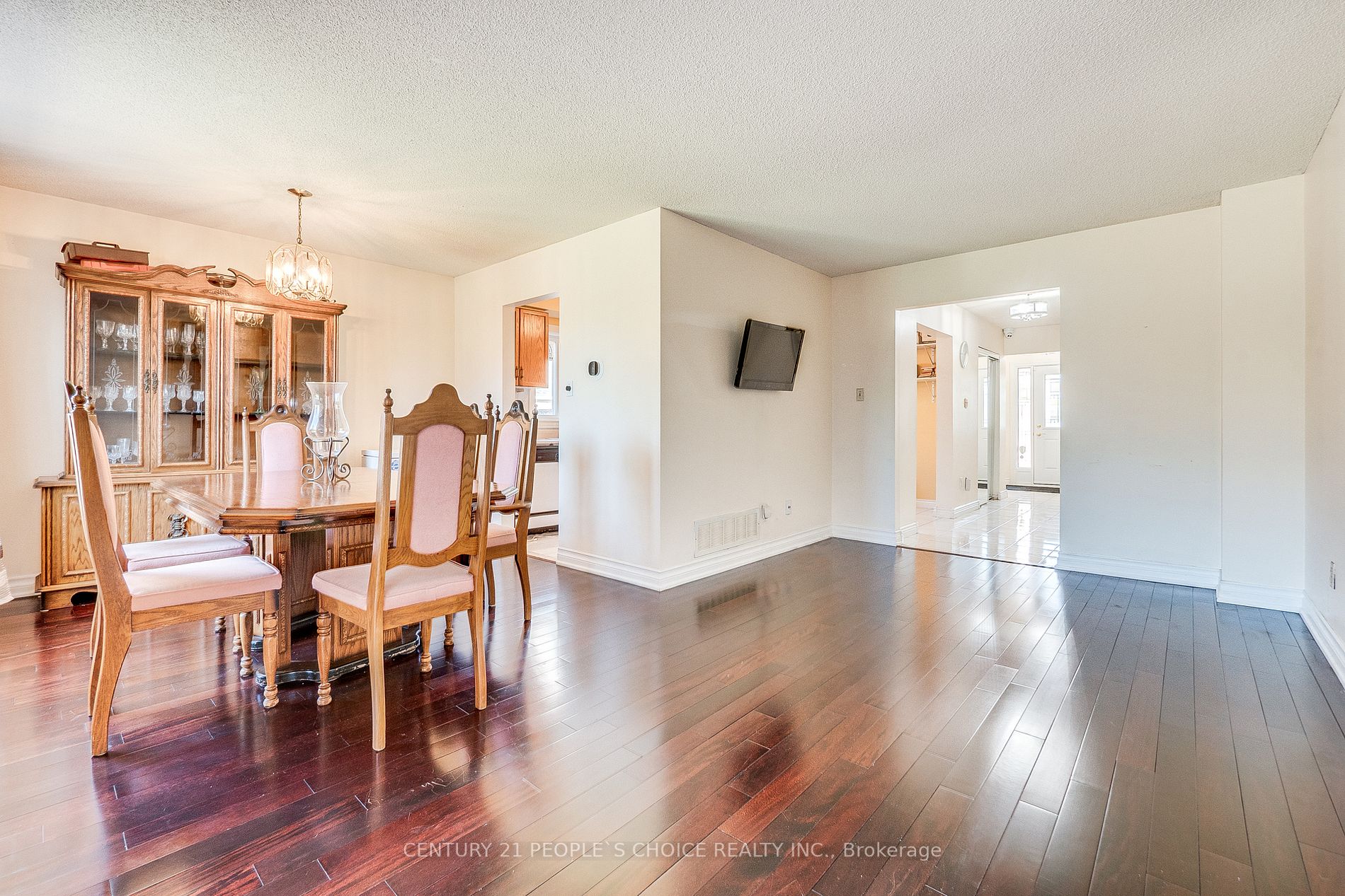 160 Toba Crescent
