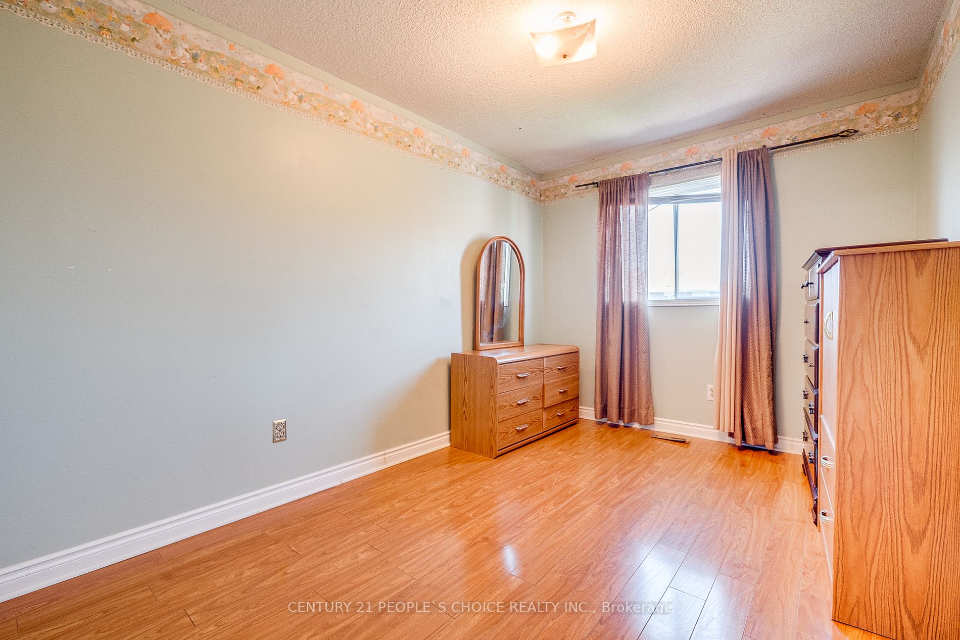 160 Toba Crescent