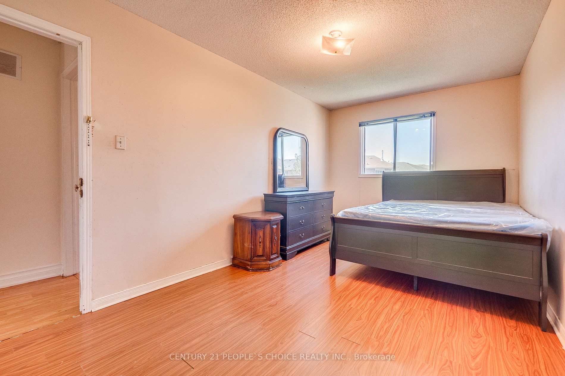 160 Toba Crescent