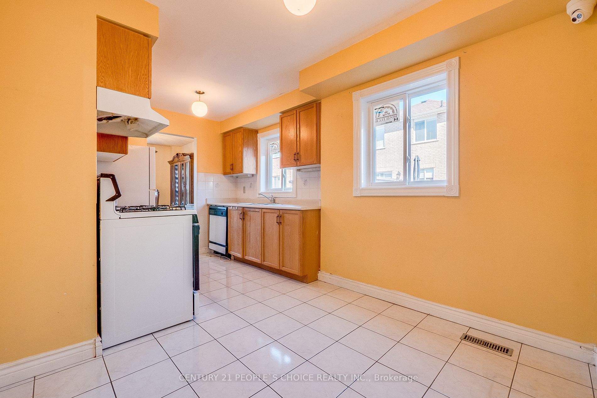 160 Toba Crescent