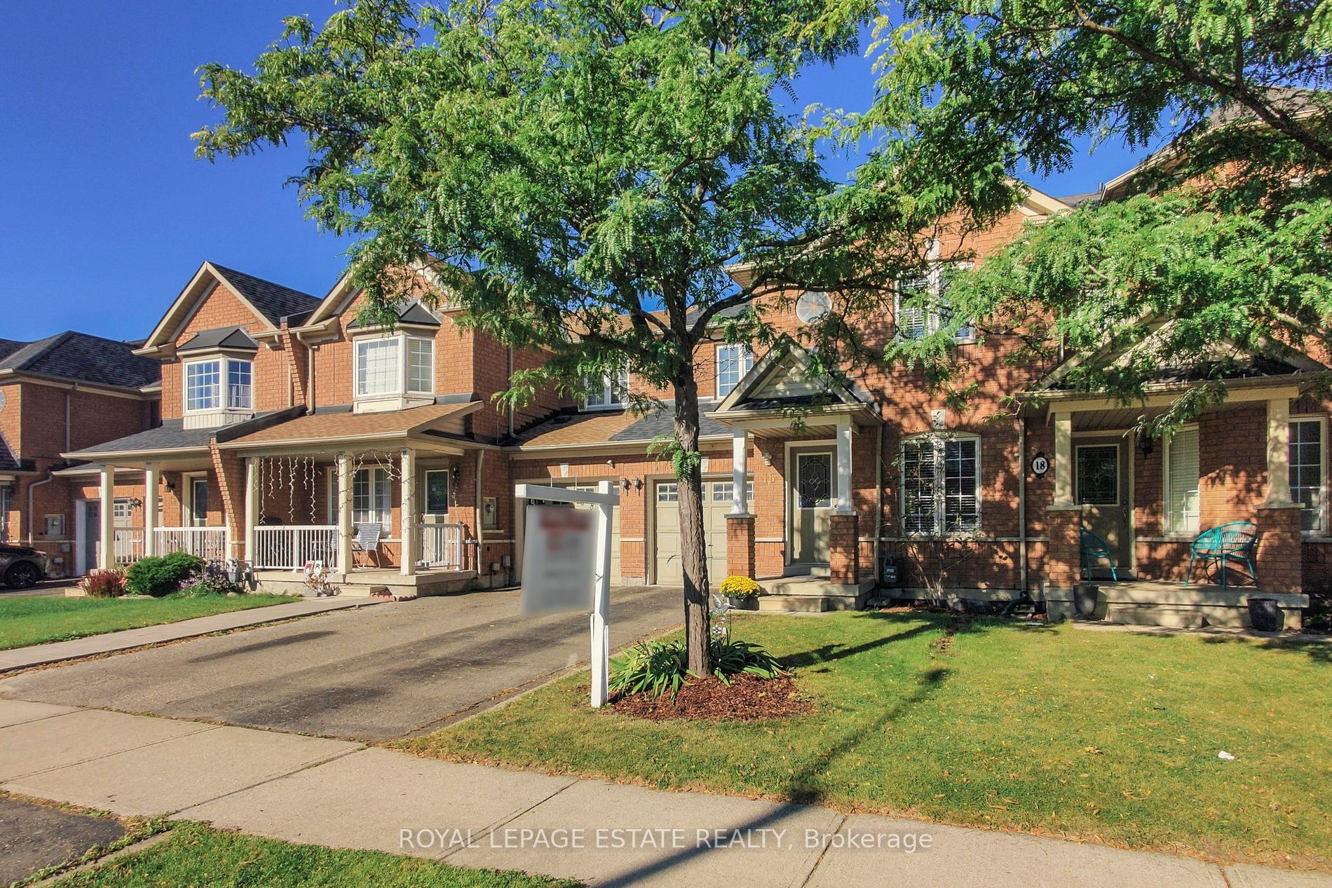 16 Fairway Crt