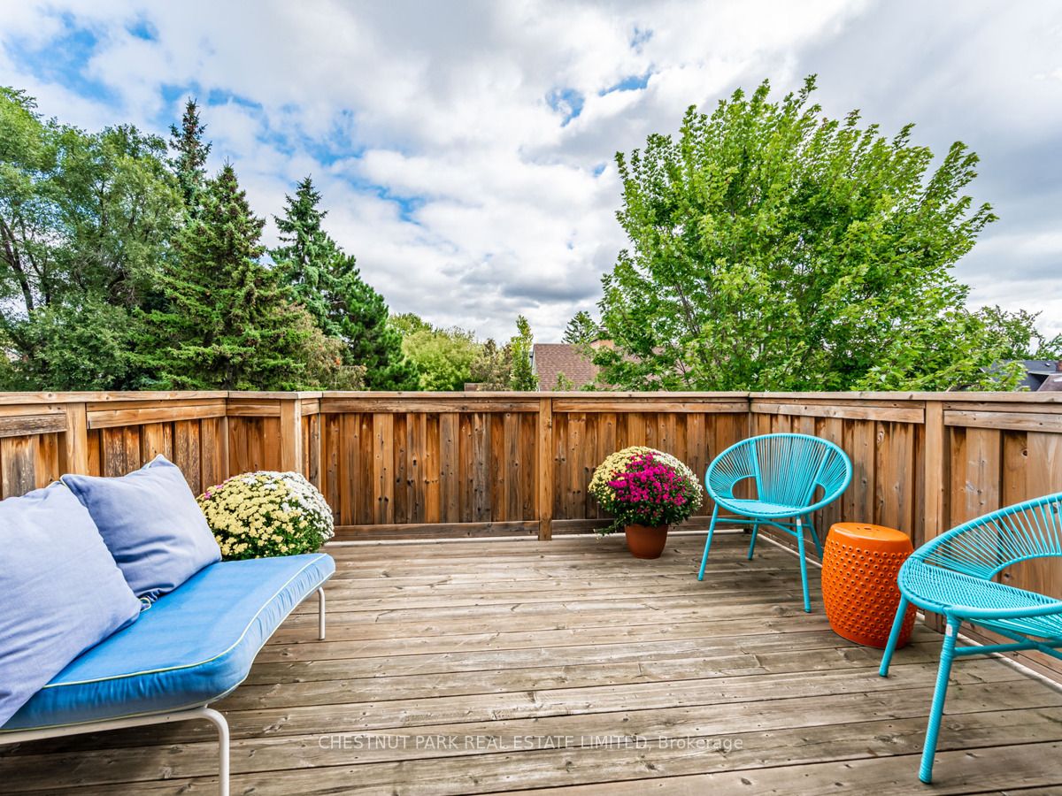 359 Parkside Dr