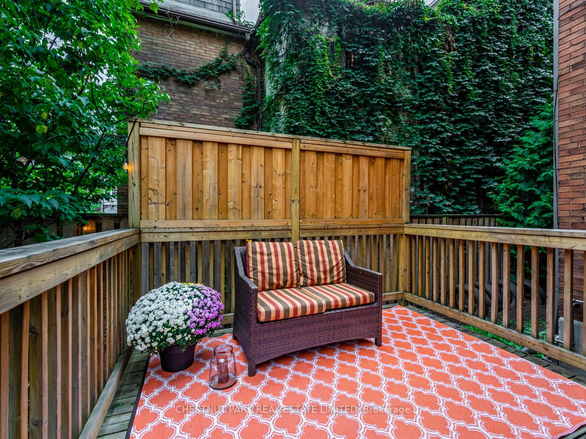 359 Parkside Dr