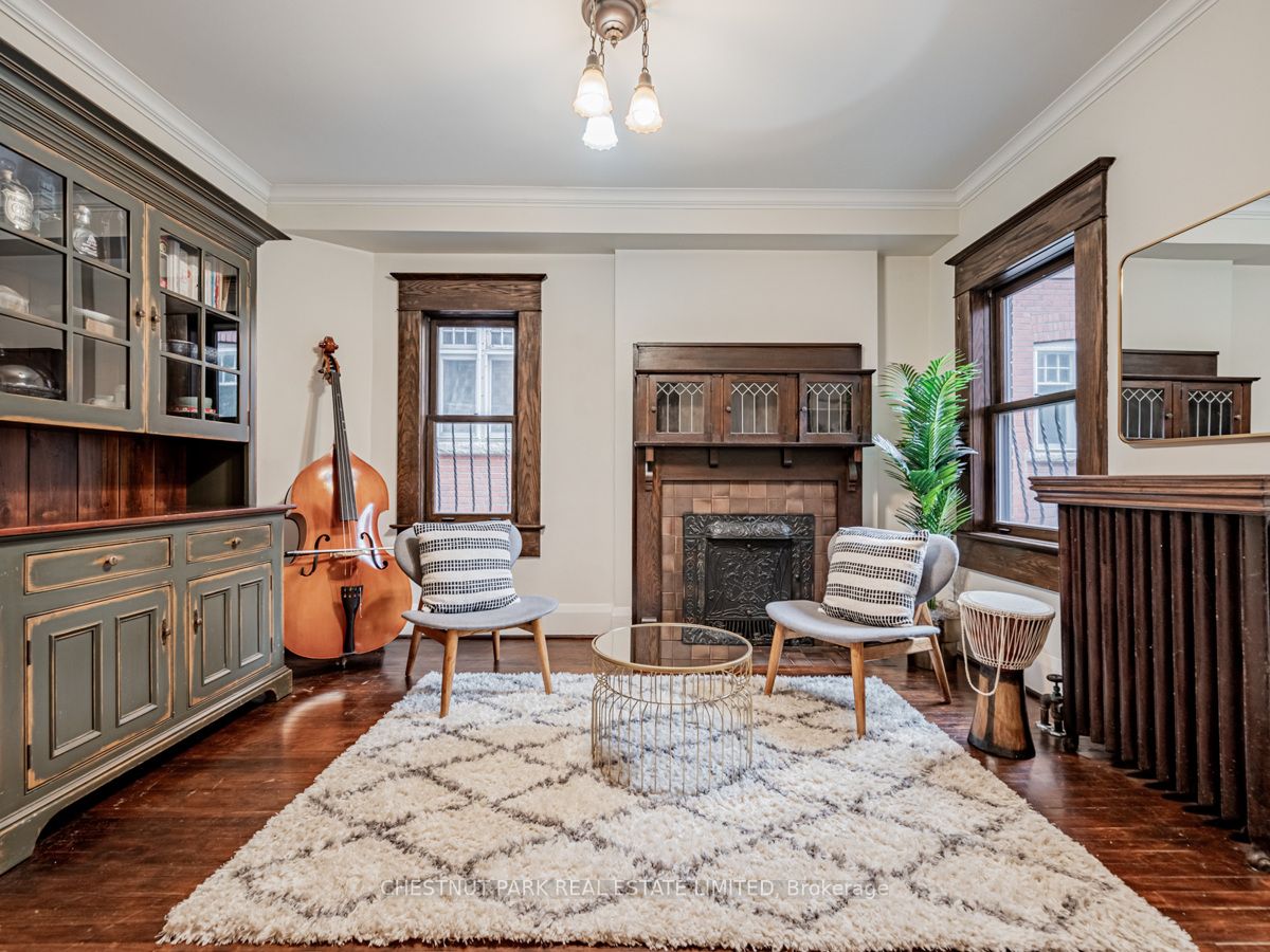359 Parkside Dr
