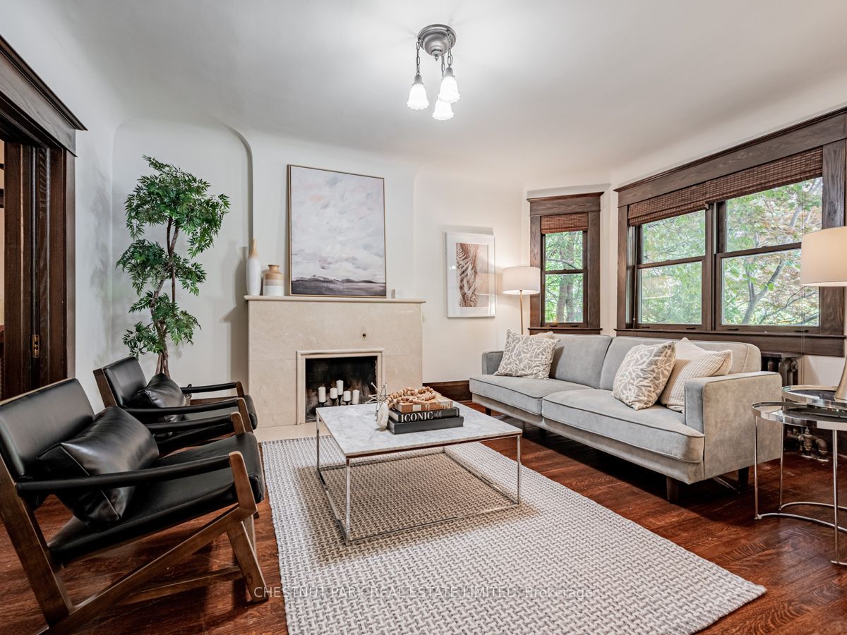 359 Parkside Dr