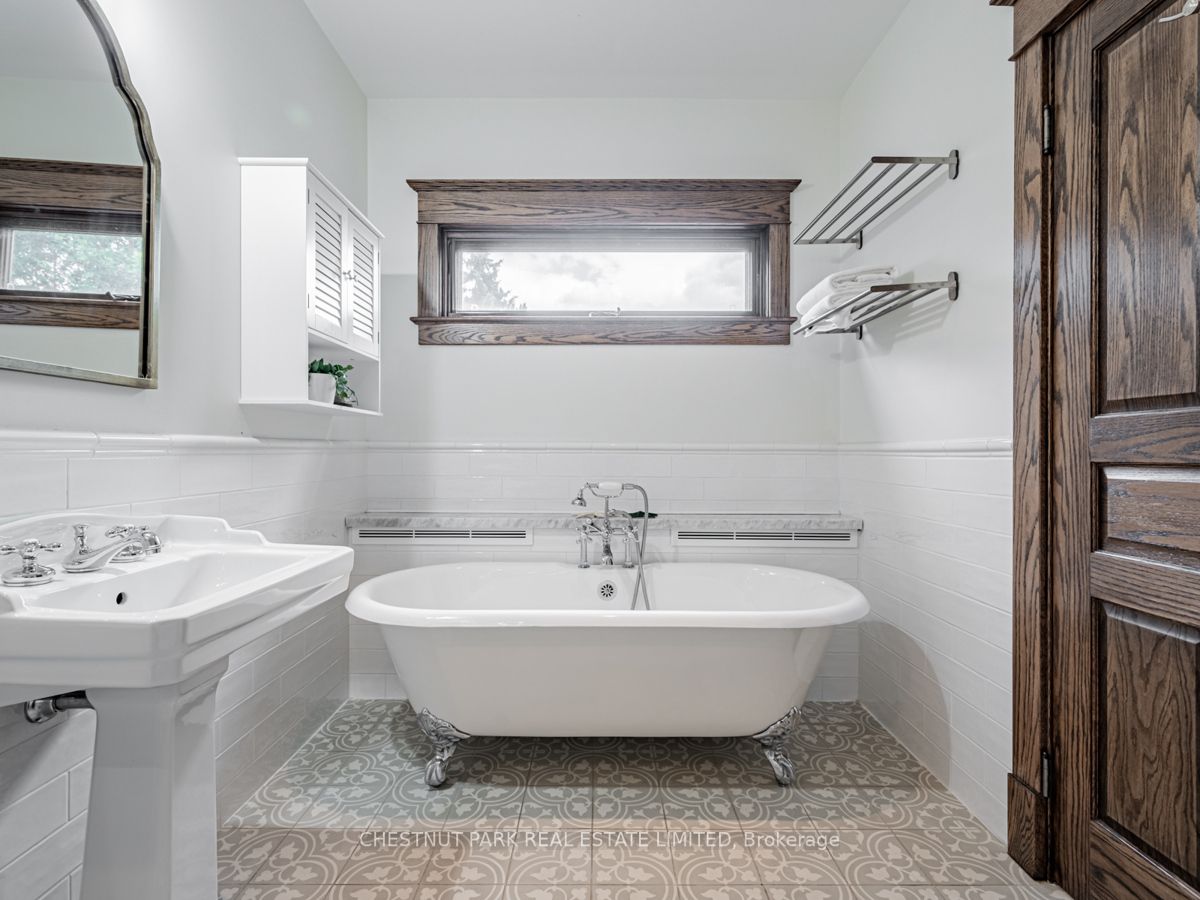 359 Parkside Dr