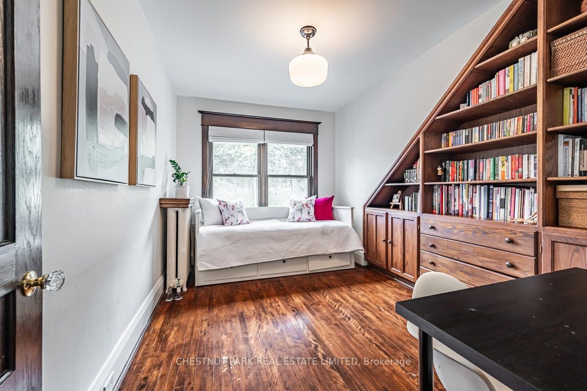 359 Parkside Dr