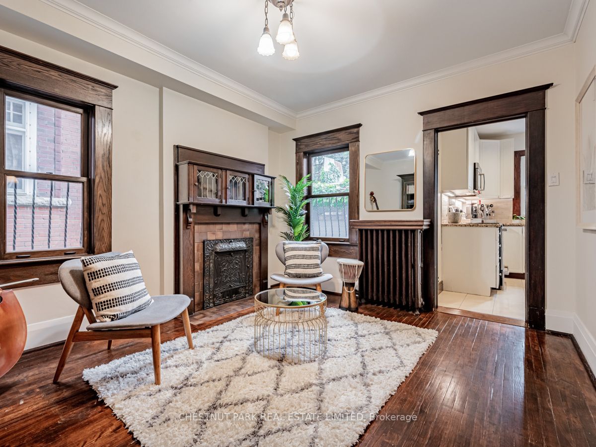 359 Parkside Dr