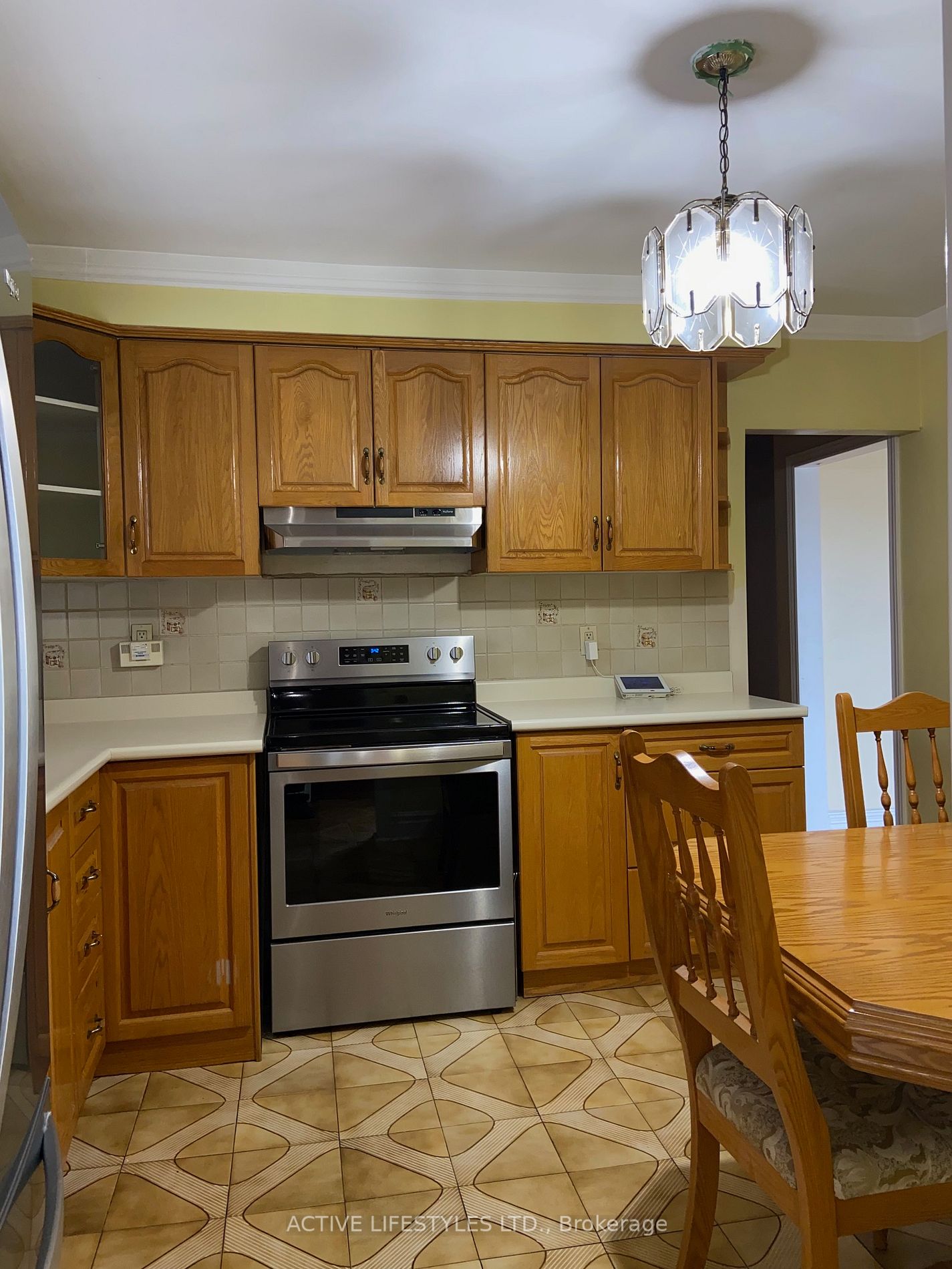 16 Chateau Court