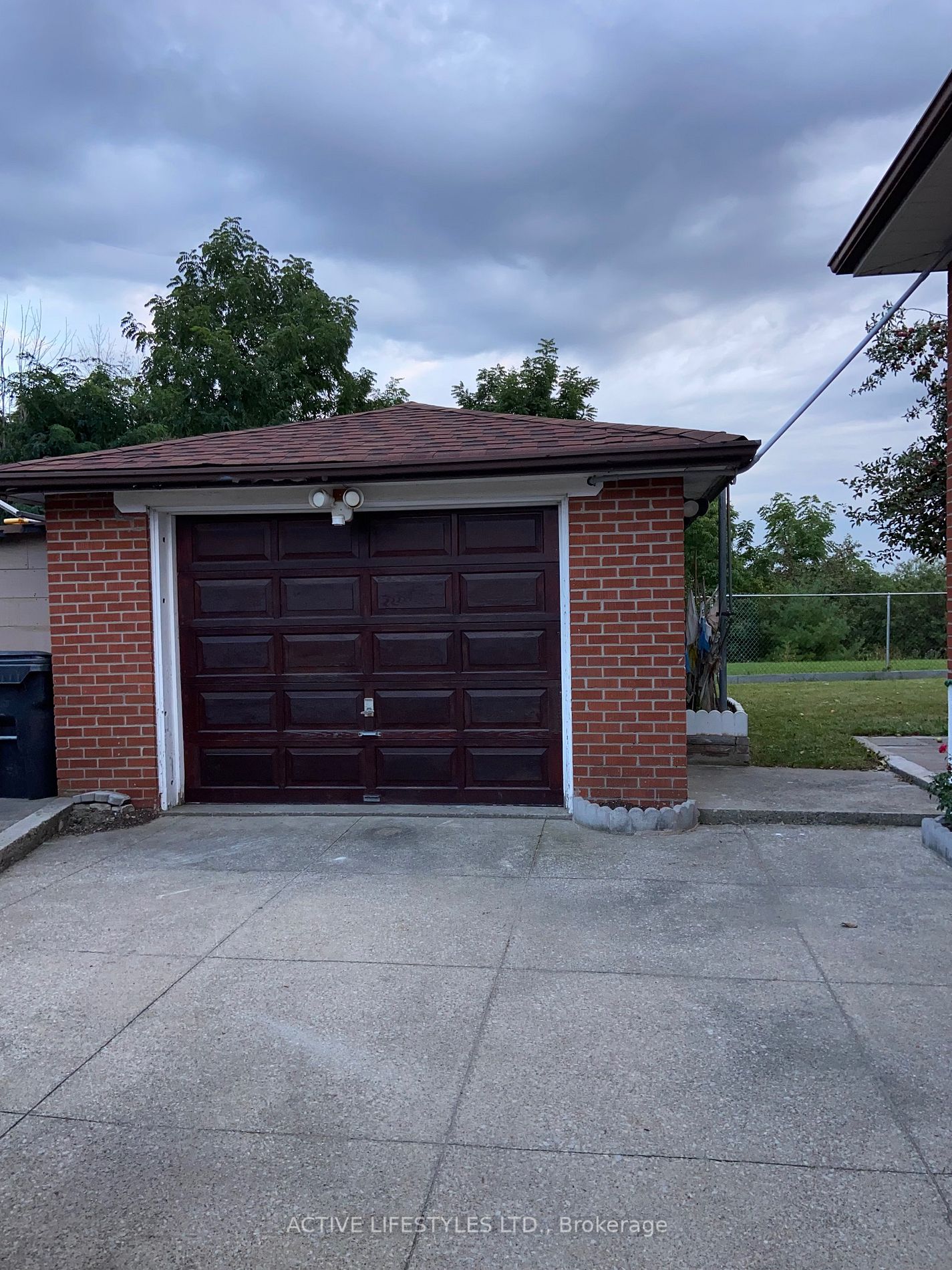 16 Chateau Court