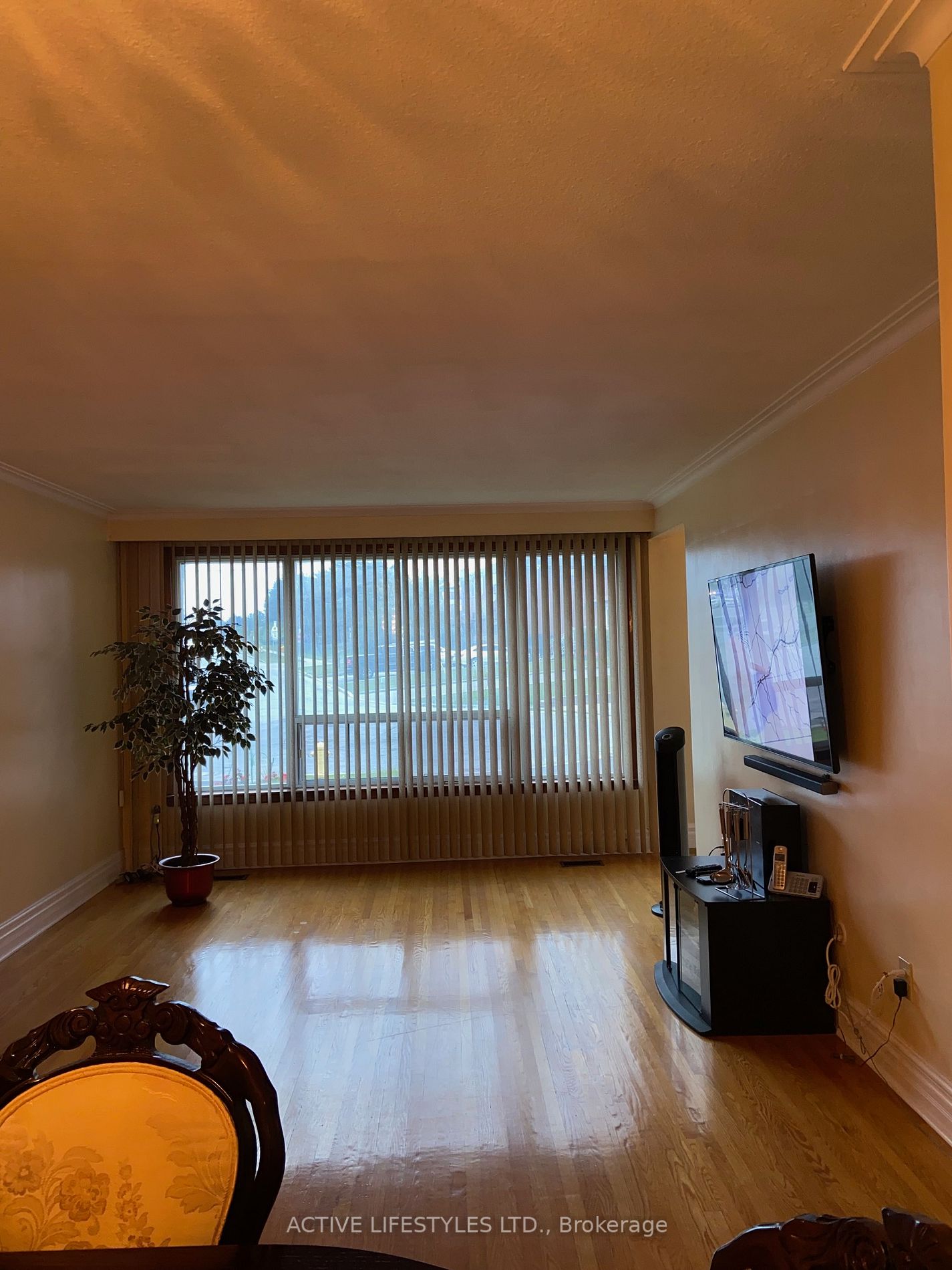 16 Chateau Court