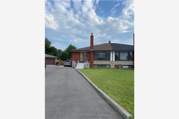 16 Chateau Crt, Toronto