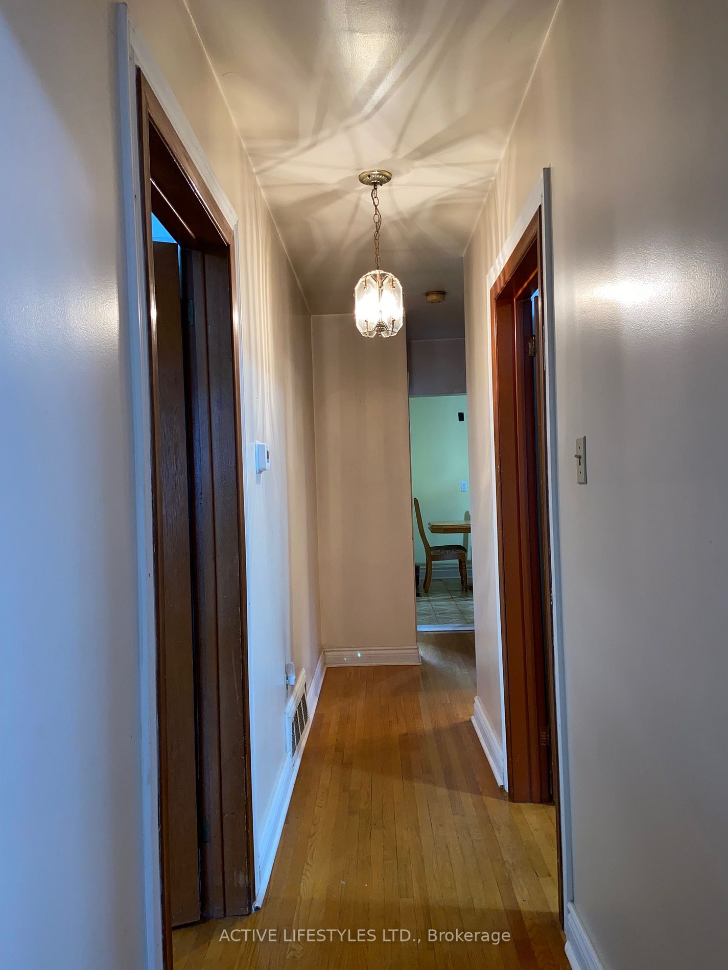 16 Chateau Court