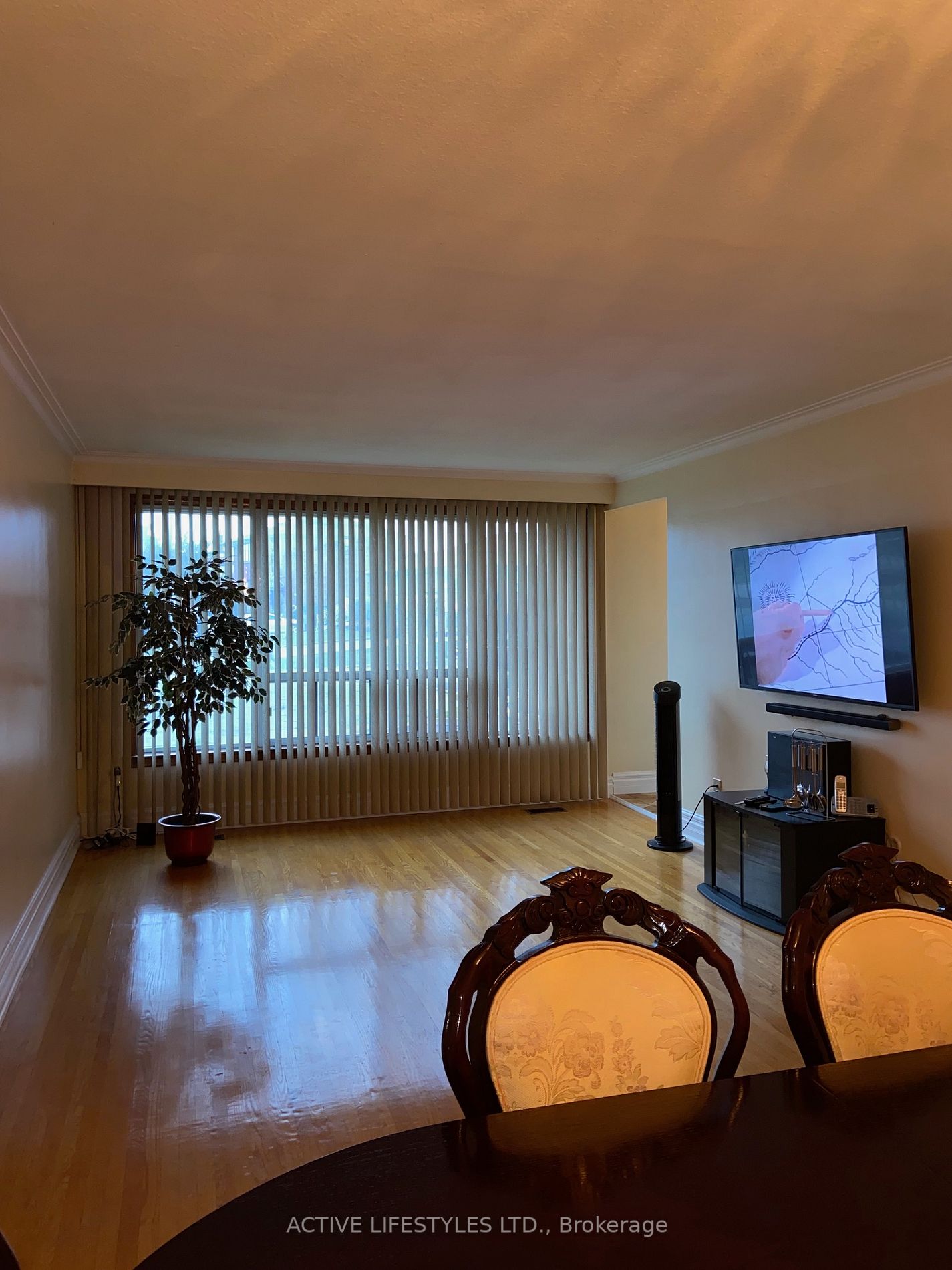 16 Chateau Court