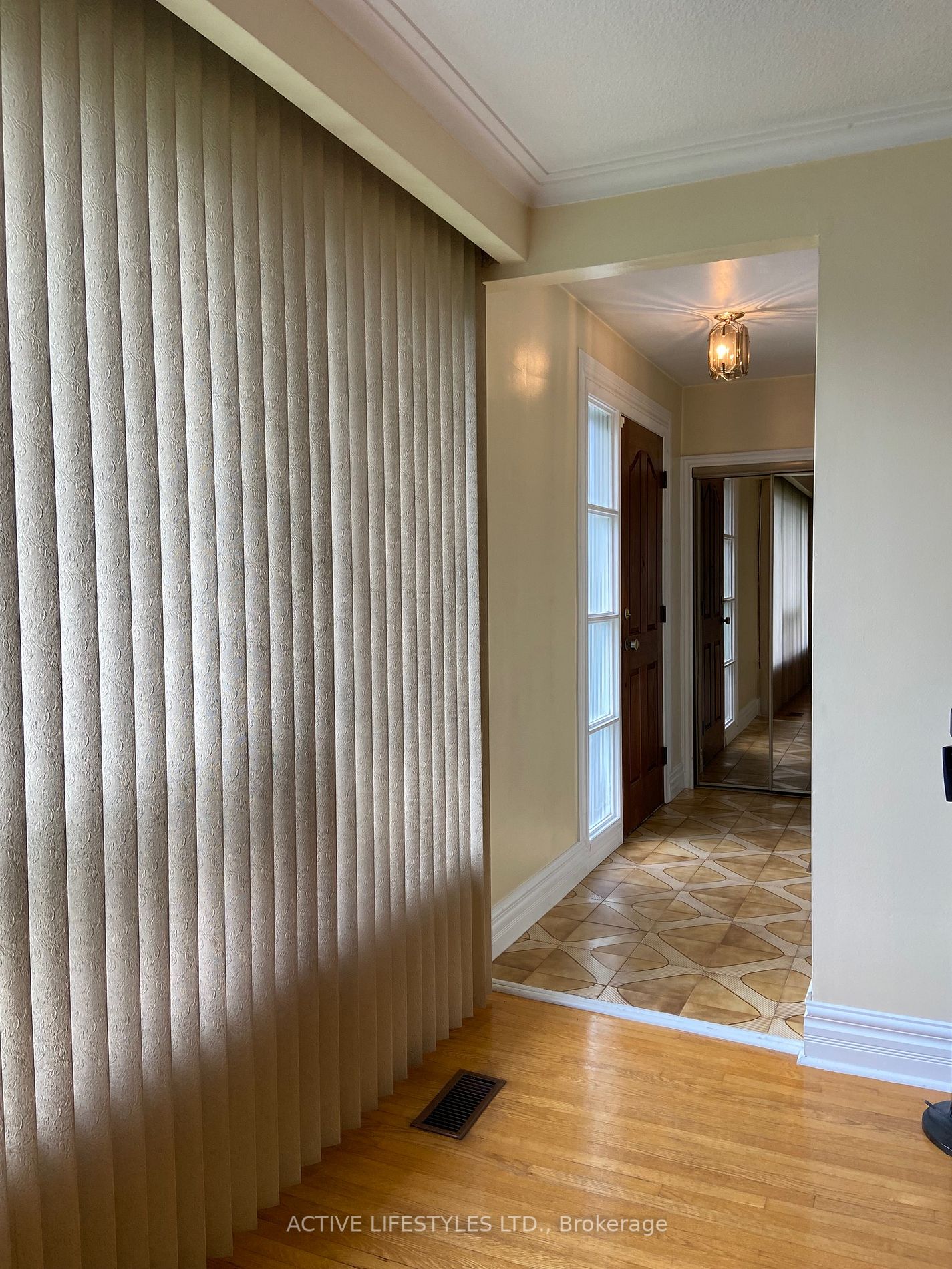 16 Chateau Court