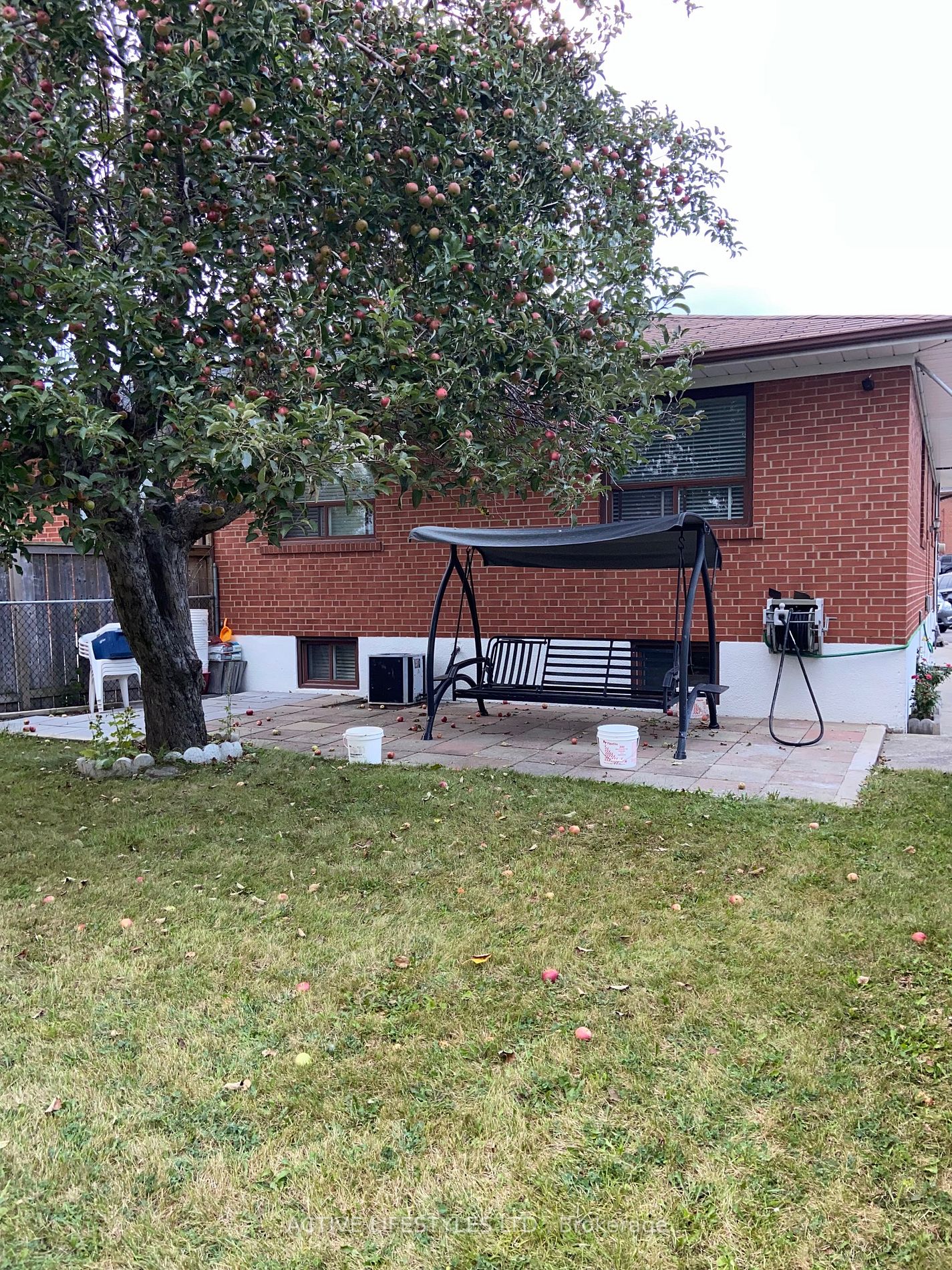 16 Chateau Court
