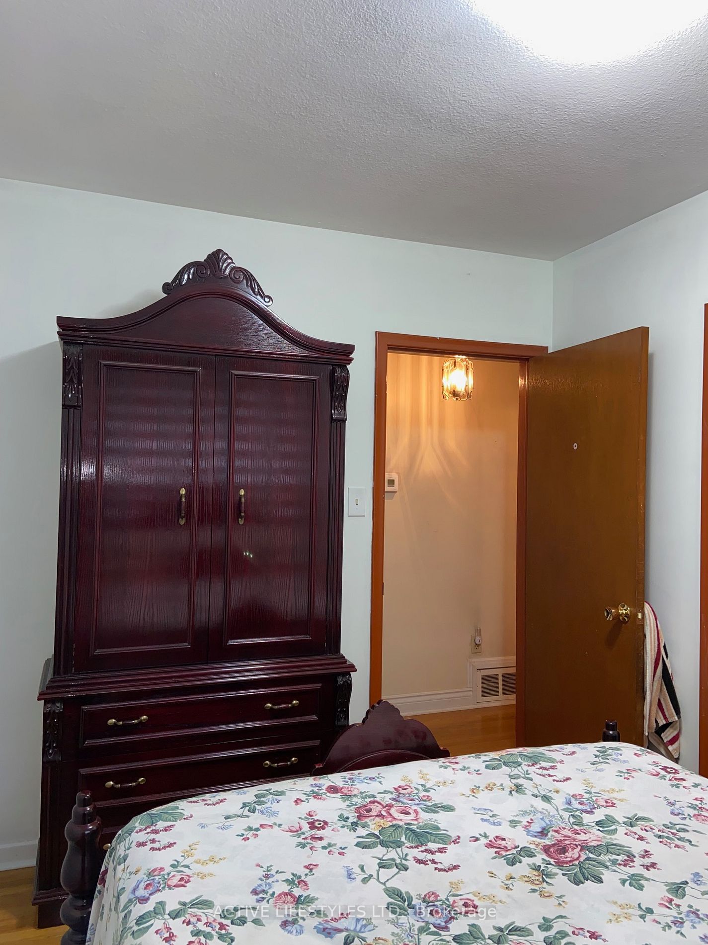 16 Chateau Court