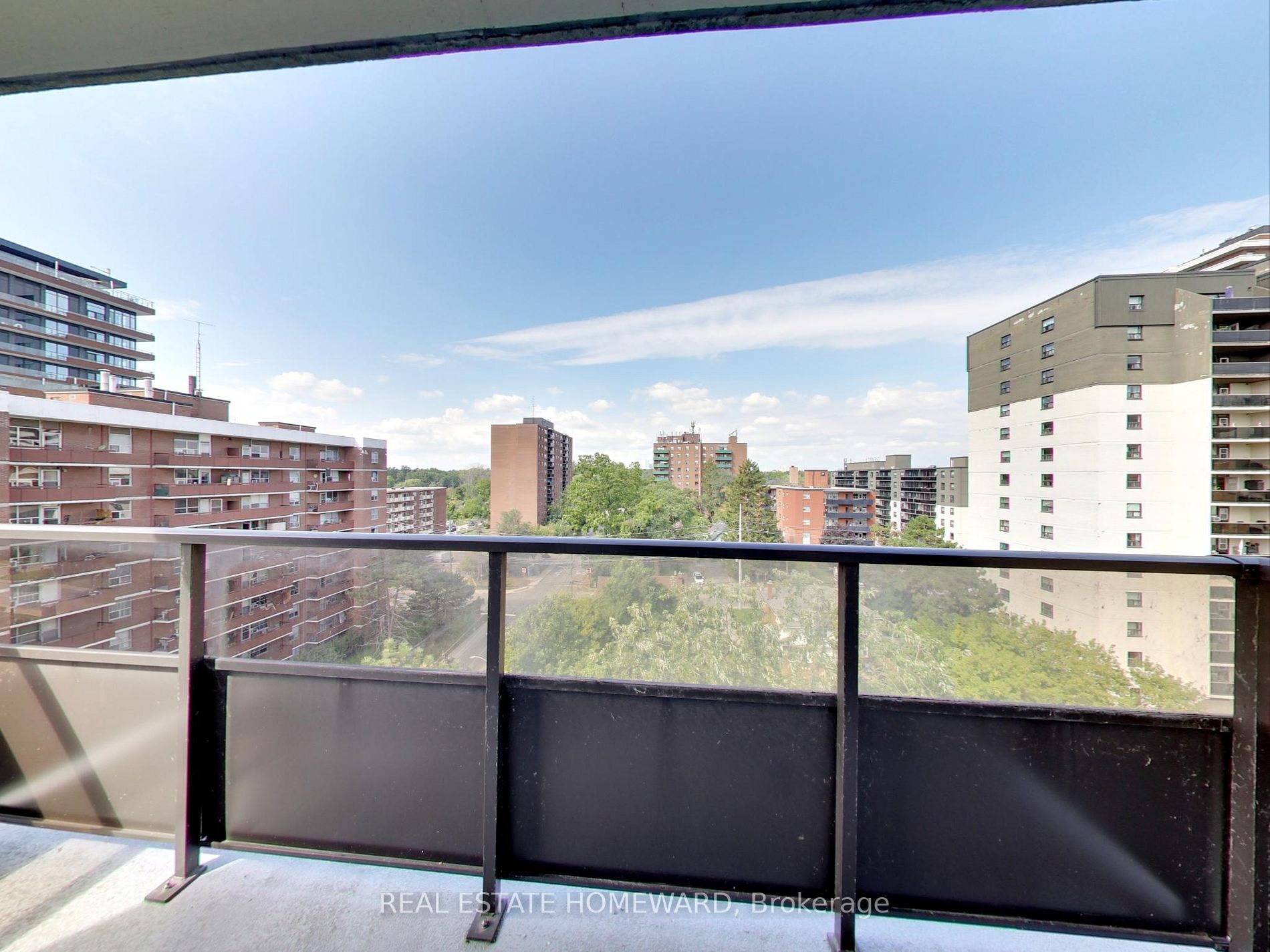 15 Elizabeth St N, #901