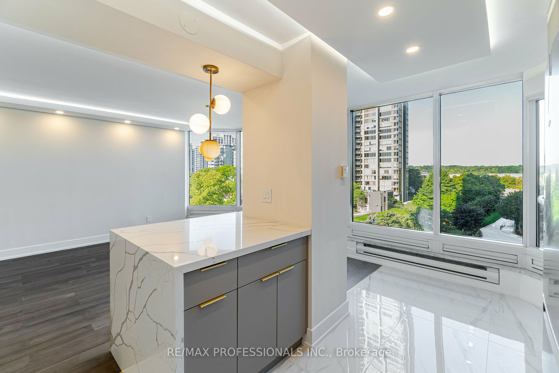 Listing W7007900 - Large Photo # 12