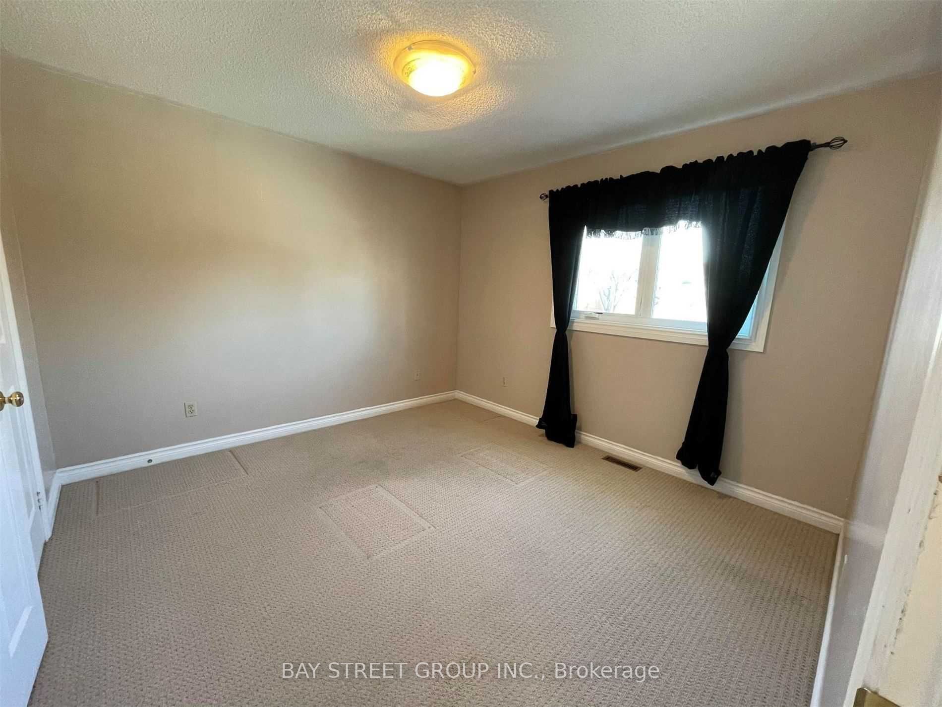 2079 Pineview Dr