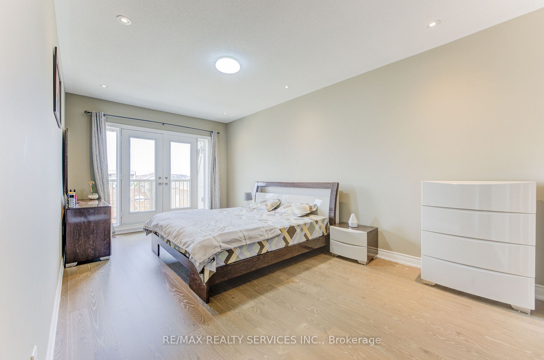 3077 Postridge Drive