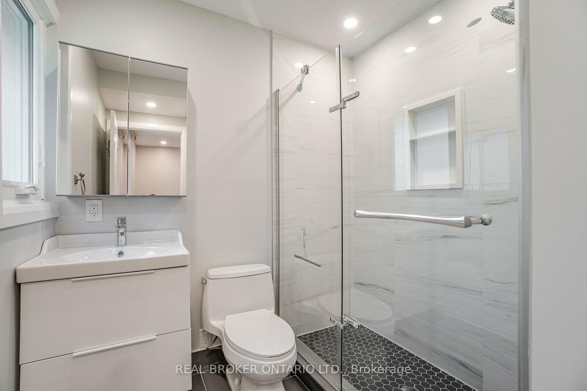 2315 Bennington Gate