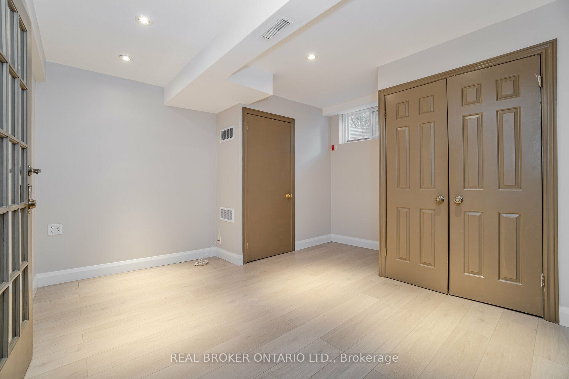 2315 Bennington Gate